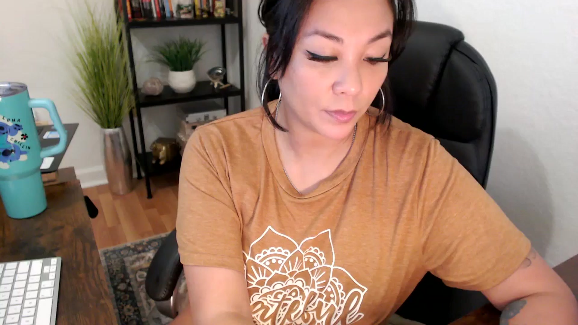 Gallery image thumbnail from MickaylaMinx's myfreecams stream on, 11/26/2024, 17:55 image 16 of 20