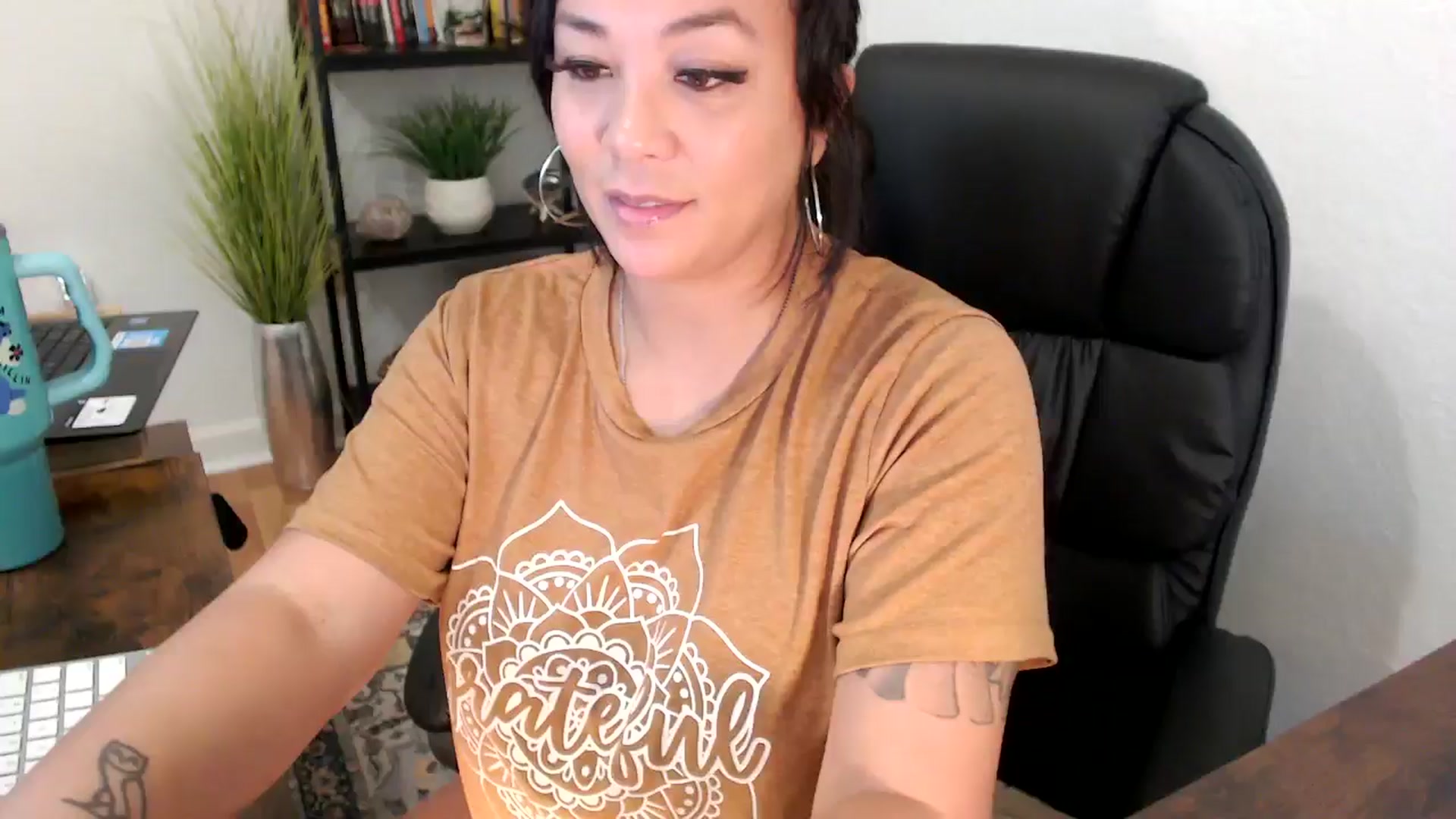 Gallery image thumbnail from MickaylaMinx's myfreecams stream on, 11/26/2024, 18:26 image 12 of 20