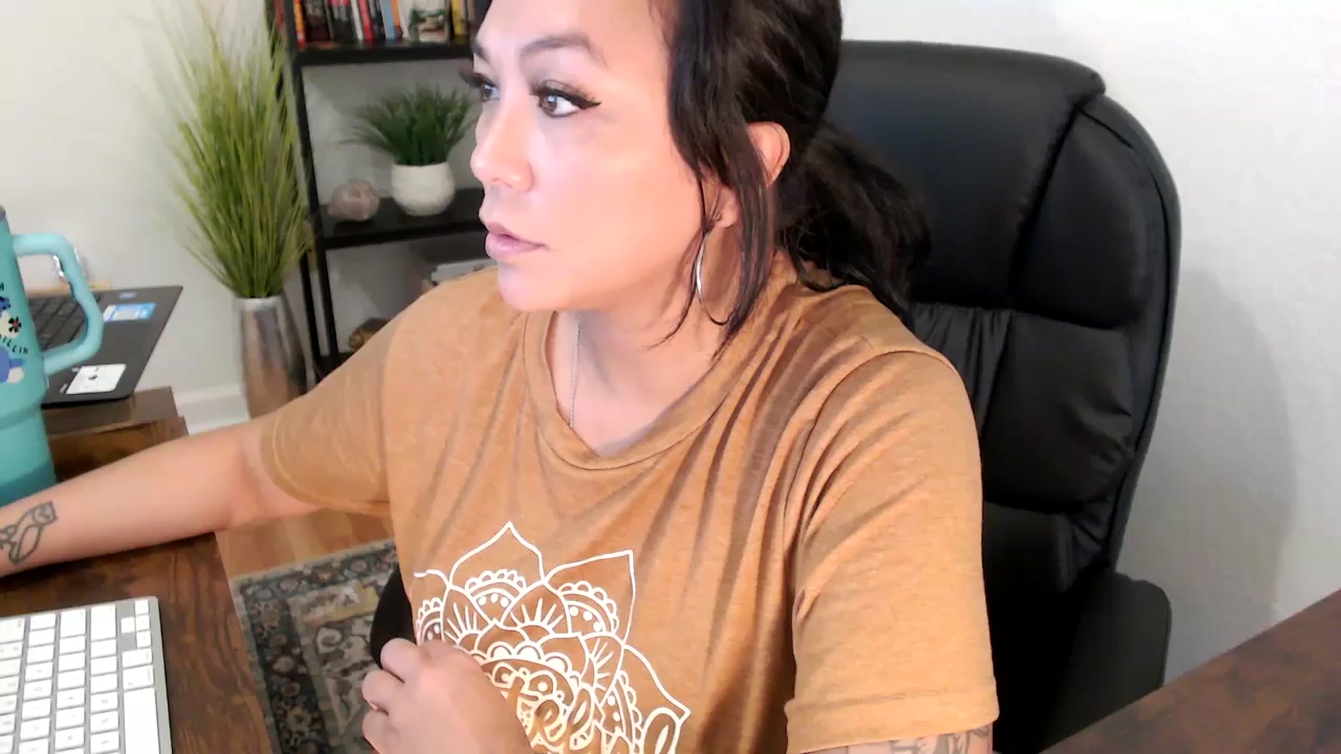 Gallery image thumbnail from MickaylaMinx's myfreecams stream on, 11/26/2024, 18:26 image 11 of 20
