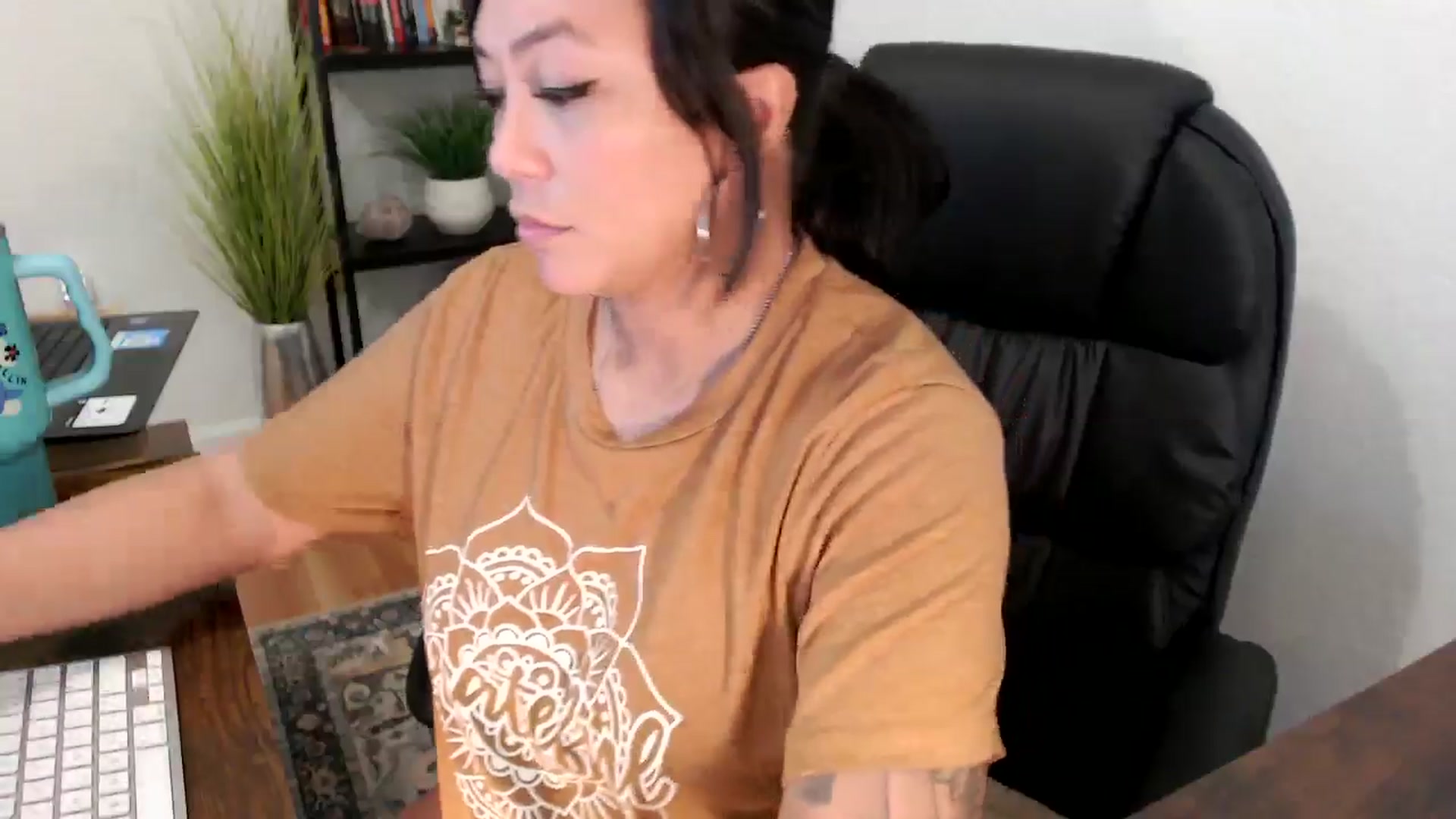 Gallery image thumbnail from MickaylaMinx's myfreecams stream on, 11/26/2024, 18:26 image 15 of 20