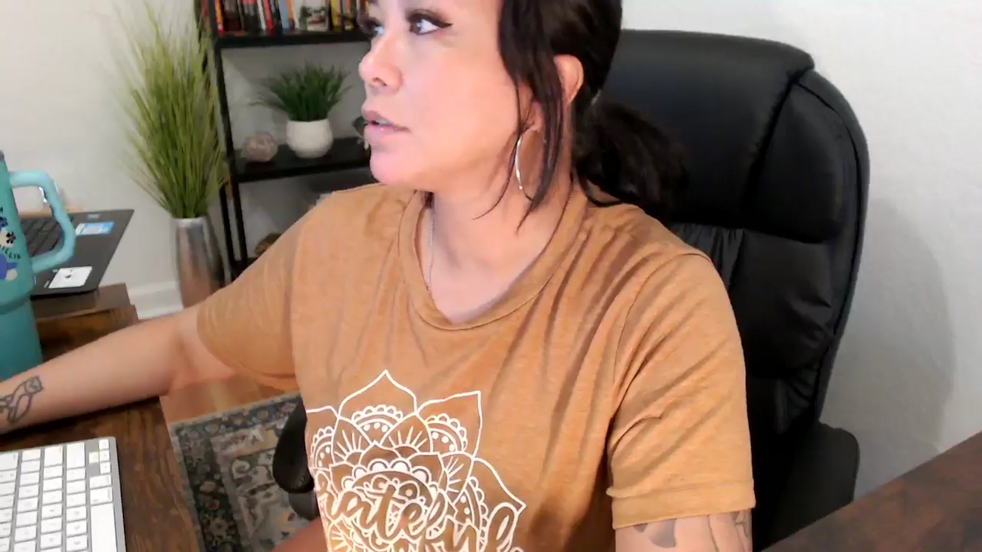 Gallery image thumbnail from MickaylaMinx's myfreecams stream on, 11/26/2024, 18:26 image 13 of 20