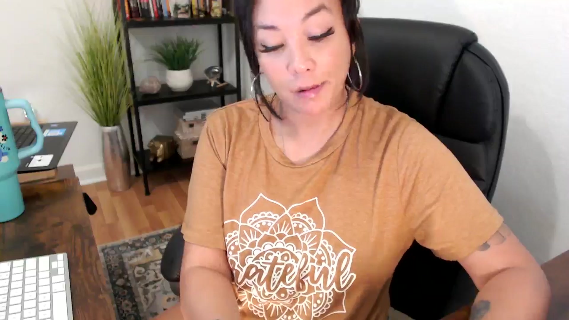 Gallery image thumbnail from MickaylaMinx's myfreecams stream on, 11/26/2024, 18:26 image 16 of 20