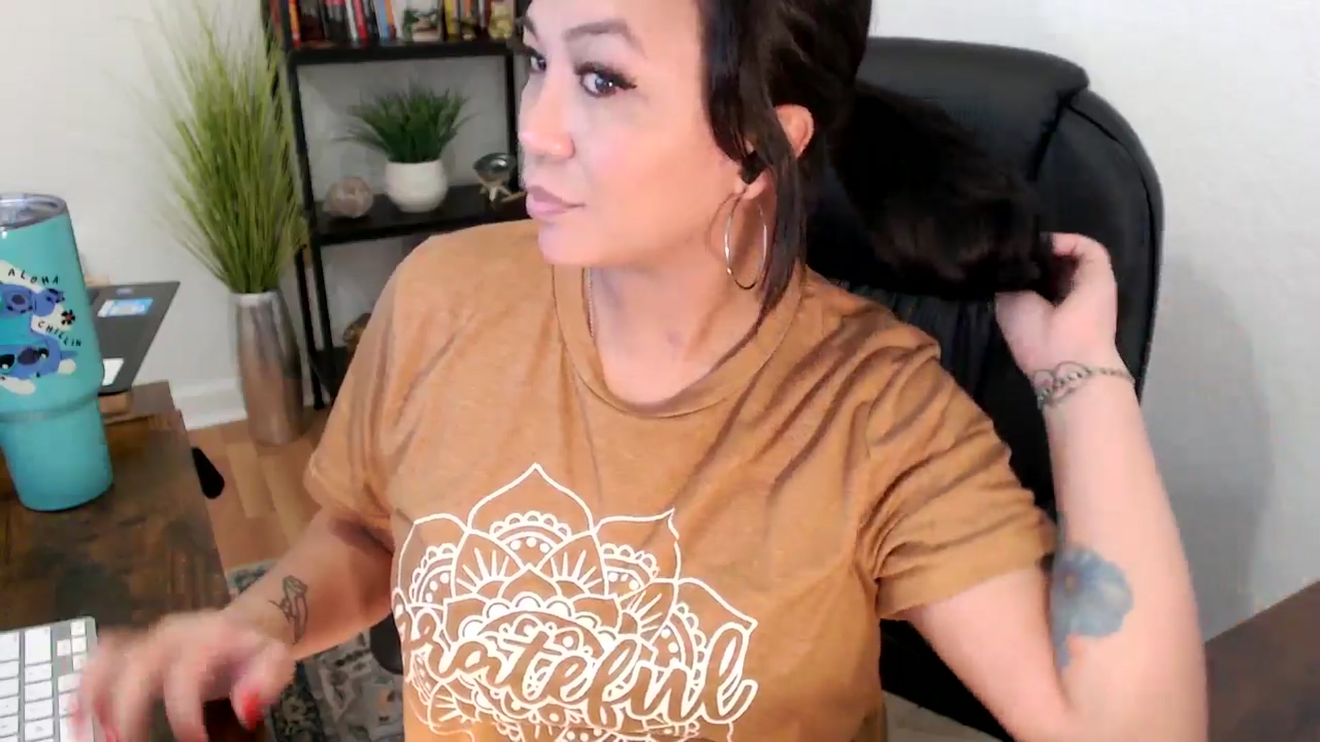 Gallery image thumbnail from MickaylaMinx's myfreecams stream on, 11/26/2024, 20:06 image 15 of 20