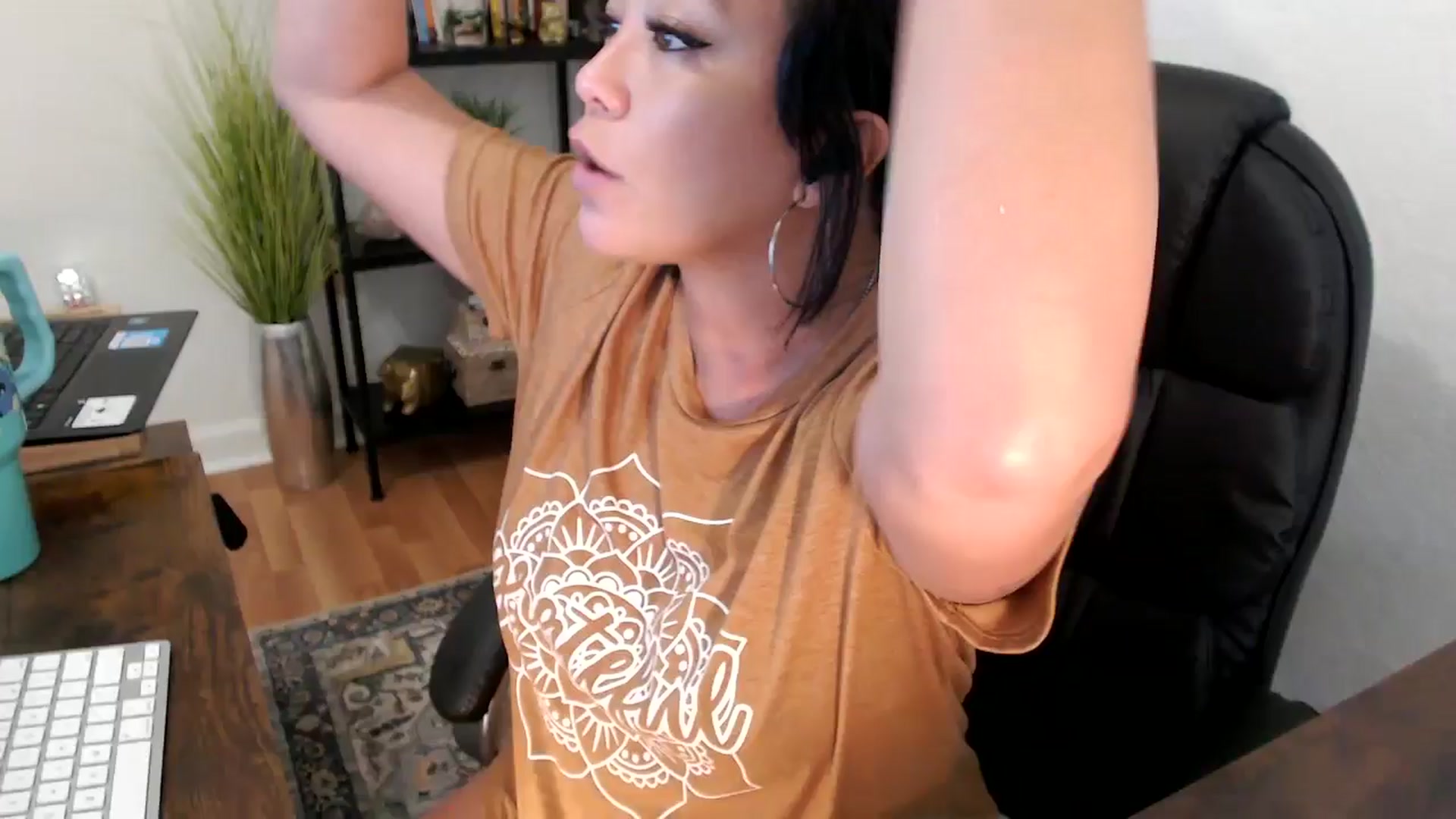 Gallery image thumbnail from MickaylaMinx's myfreecams stream on, 11/26/2024, 20:06 image 1 of 20