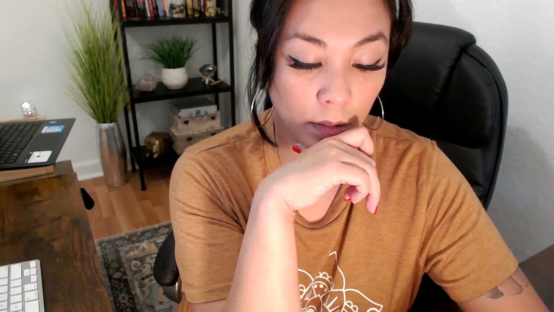 Gallery image thumbnail from MickaylaMinx's myfreecams stream on, 11/26/2024, 20:06 image 7 of 20