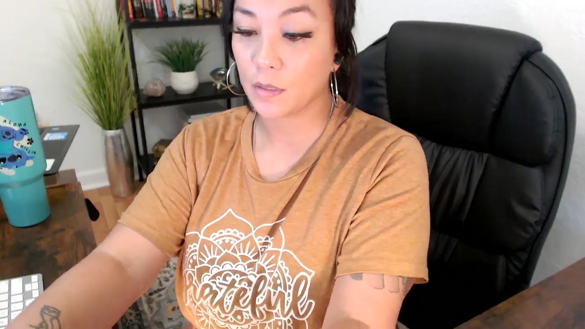 Gallery image thumbnail from MickaylaMinx's myfreecams stream on, 11/26/2024, 20:06 image 14 of 20