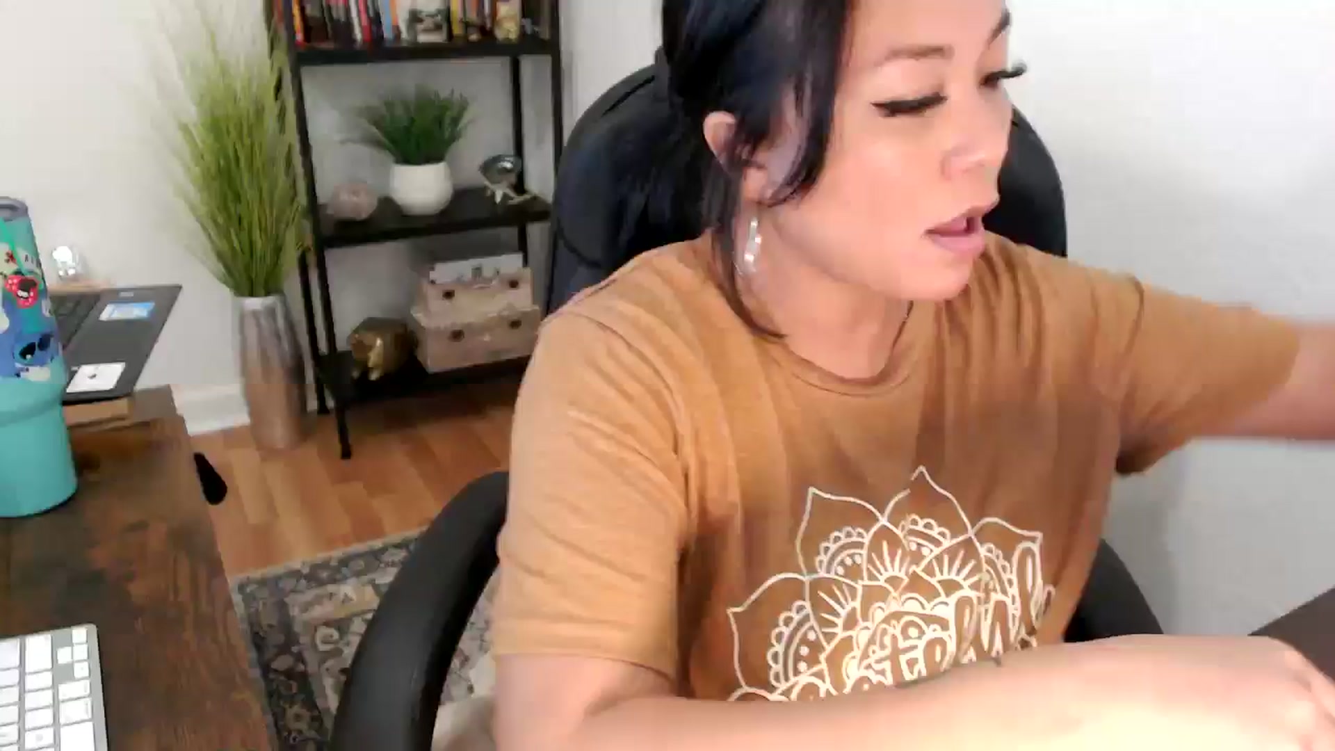 Gallery image thumbnail from MickaylaMinx's myfreecams stream on, 11/26/2024, 20:06 image 10 of 20