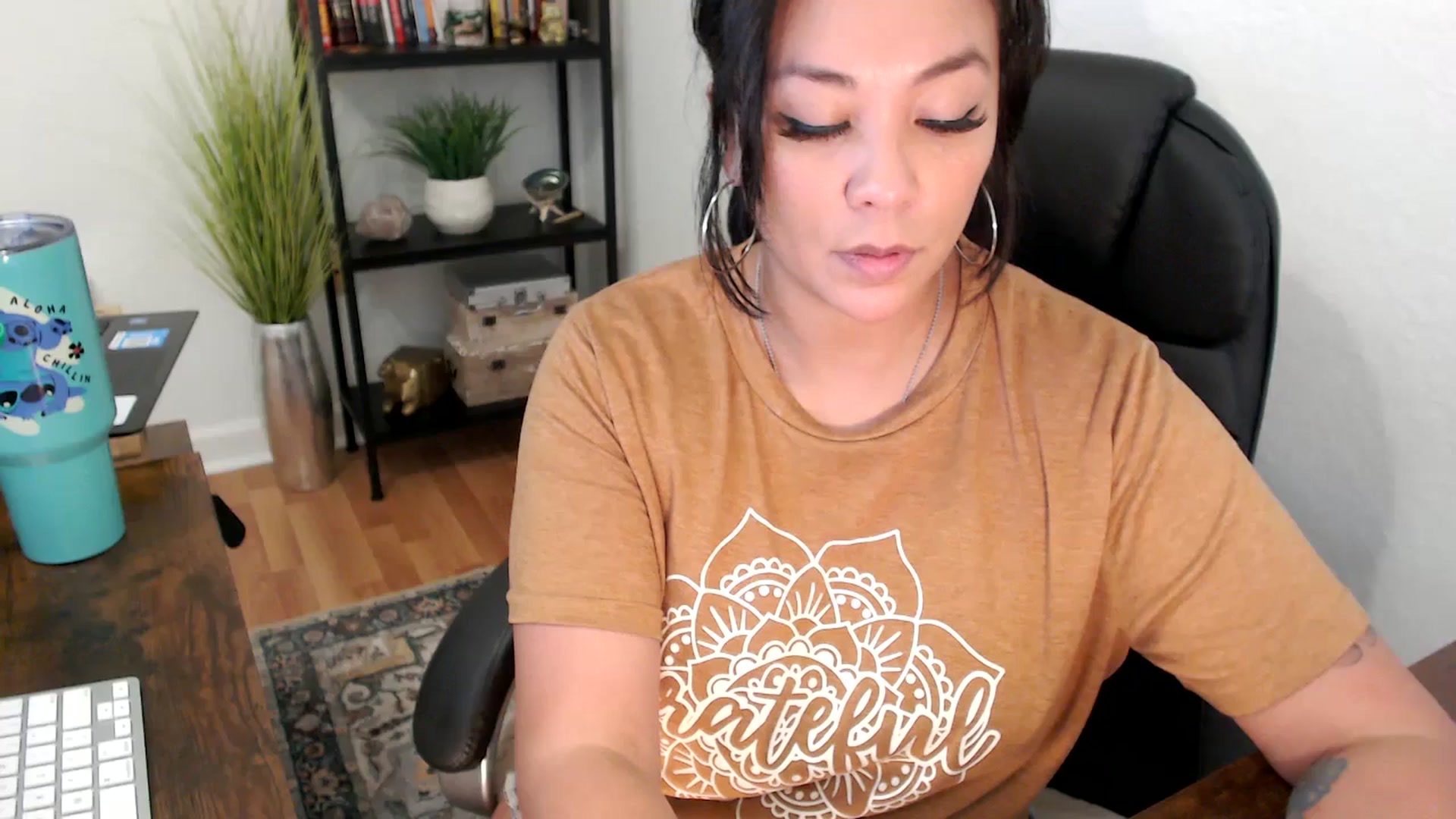 Gallery image thumbnail from MickaylaMinx's myfreecams stream on, 11/26/2024, 20:24 image 1 of 20