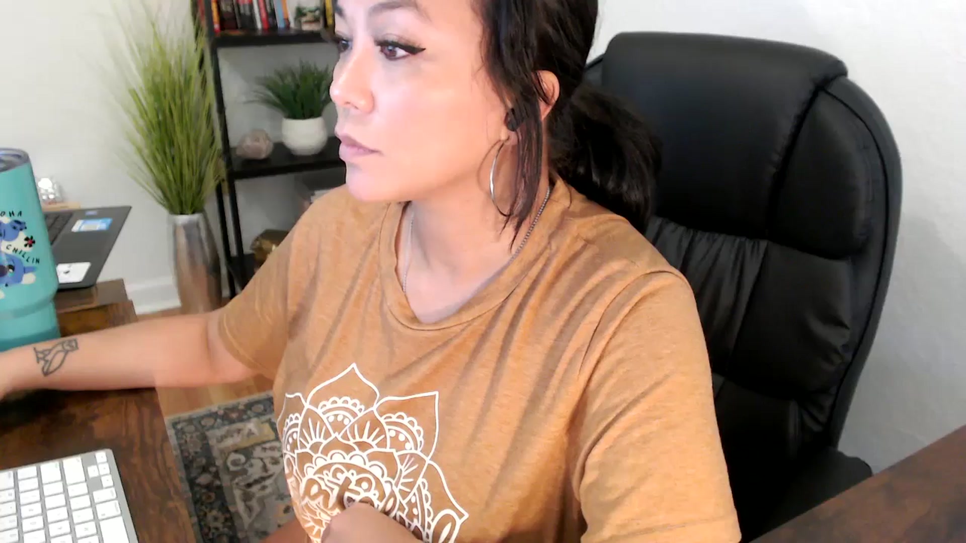Gallery image thumbnail from MickaylaMinx's myfreecams stream on, 11/26/2024, 20:24 image 13 of 20