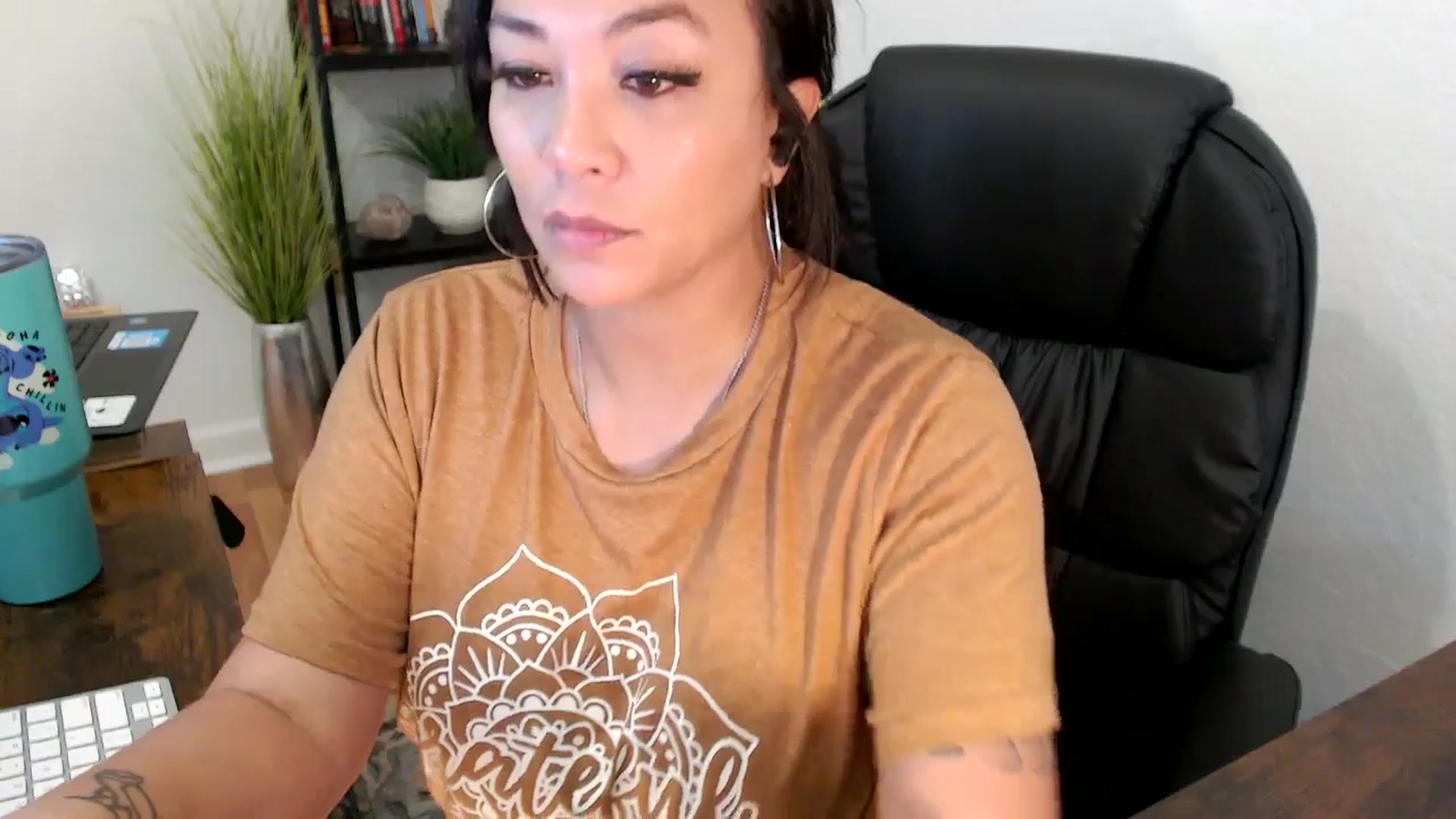 Gallery image thumbnail from MickaylaMinx's myfreecams stream on, 11/26/2024, 20:24 image 19 of 20