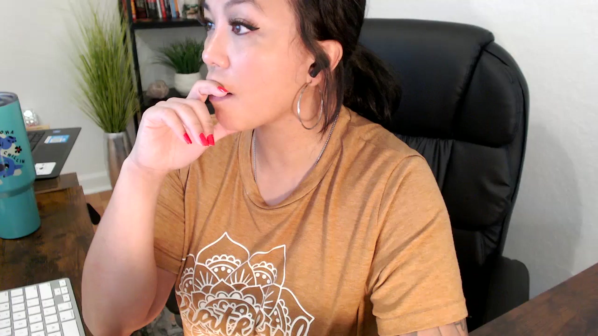 Gallery image thumbnail from MickaylaMinx's myfreecams stream on, 11/26/2024, 20:24 image 16 of 20