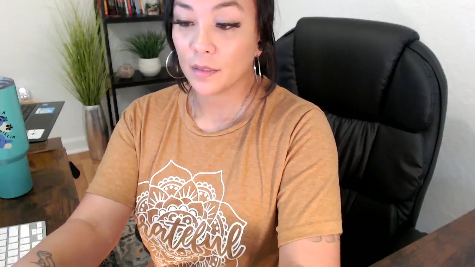 Gallery image thumbnail from MickaylaMinx's myfreecams stream on, 11/26/2024, 20:24 image 2 of 20