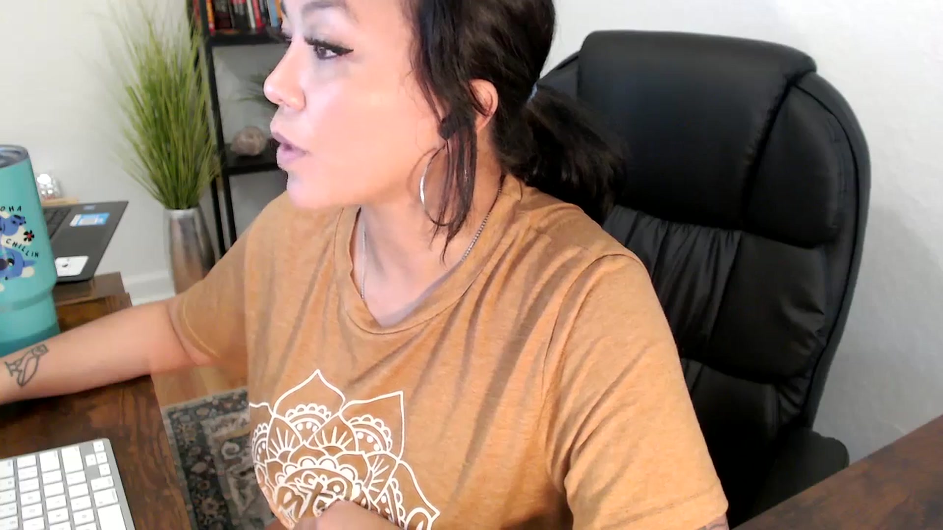 Gallery image thumbnail from MickaylaMinx's myfreecams stream on, 11/26/2024, 20:24 image 12 of 20