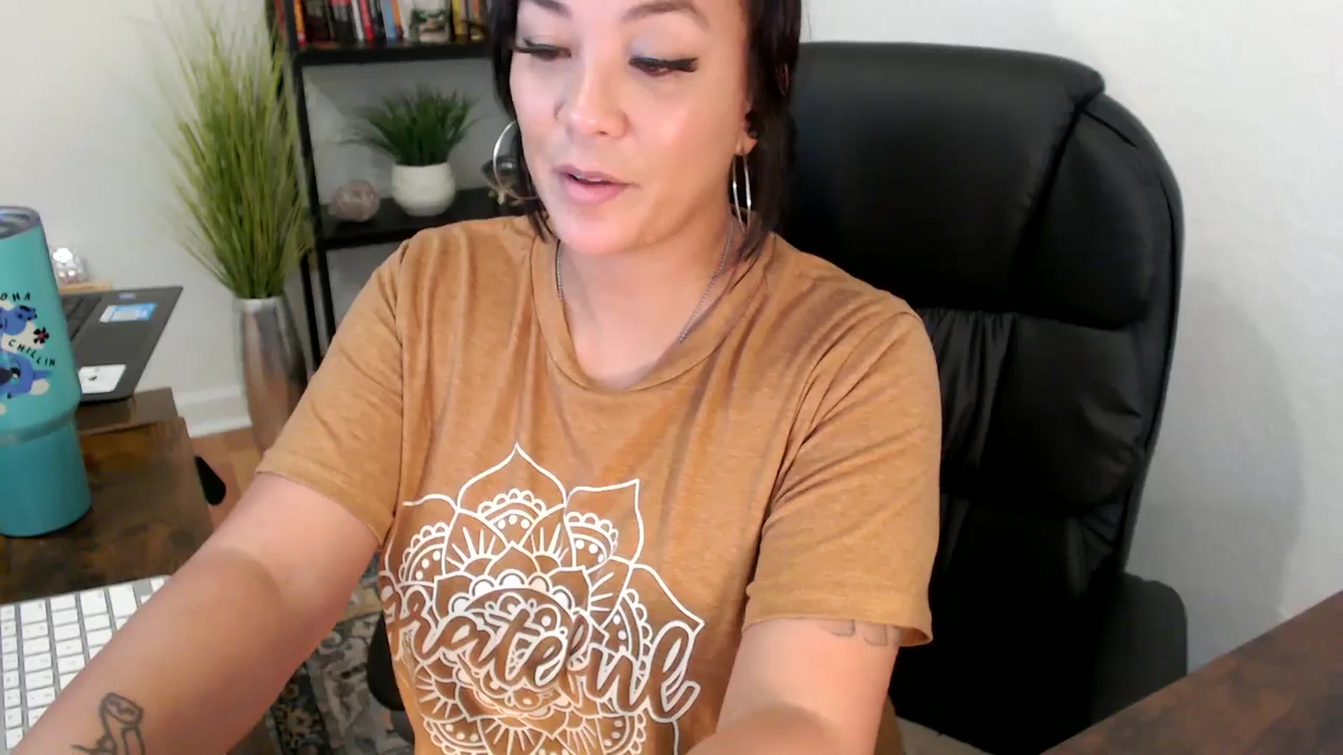 Gallery image thumbnail from MickaylaMinx's myfreecams stream on, 11/26/2024, 20:24 image 7 of 20