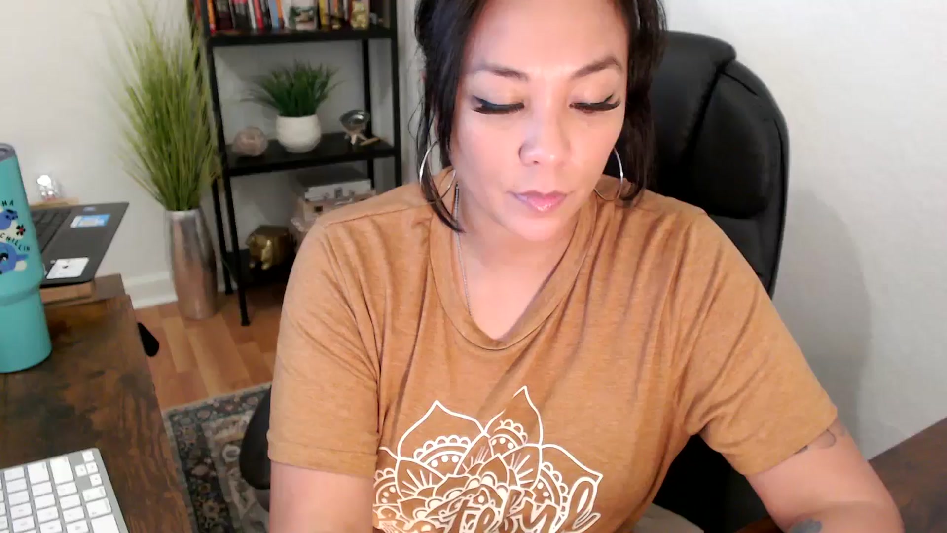 Gallery image thumbnail from MickaylaMinx's myfreecams stream on, 11/26/2024, 21:53 image 5 of 20