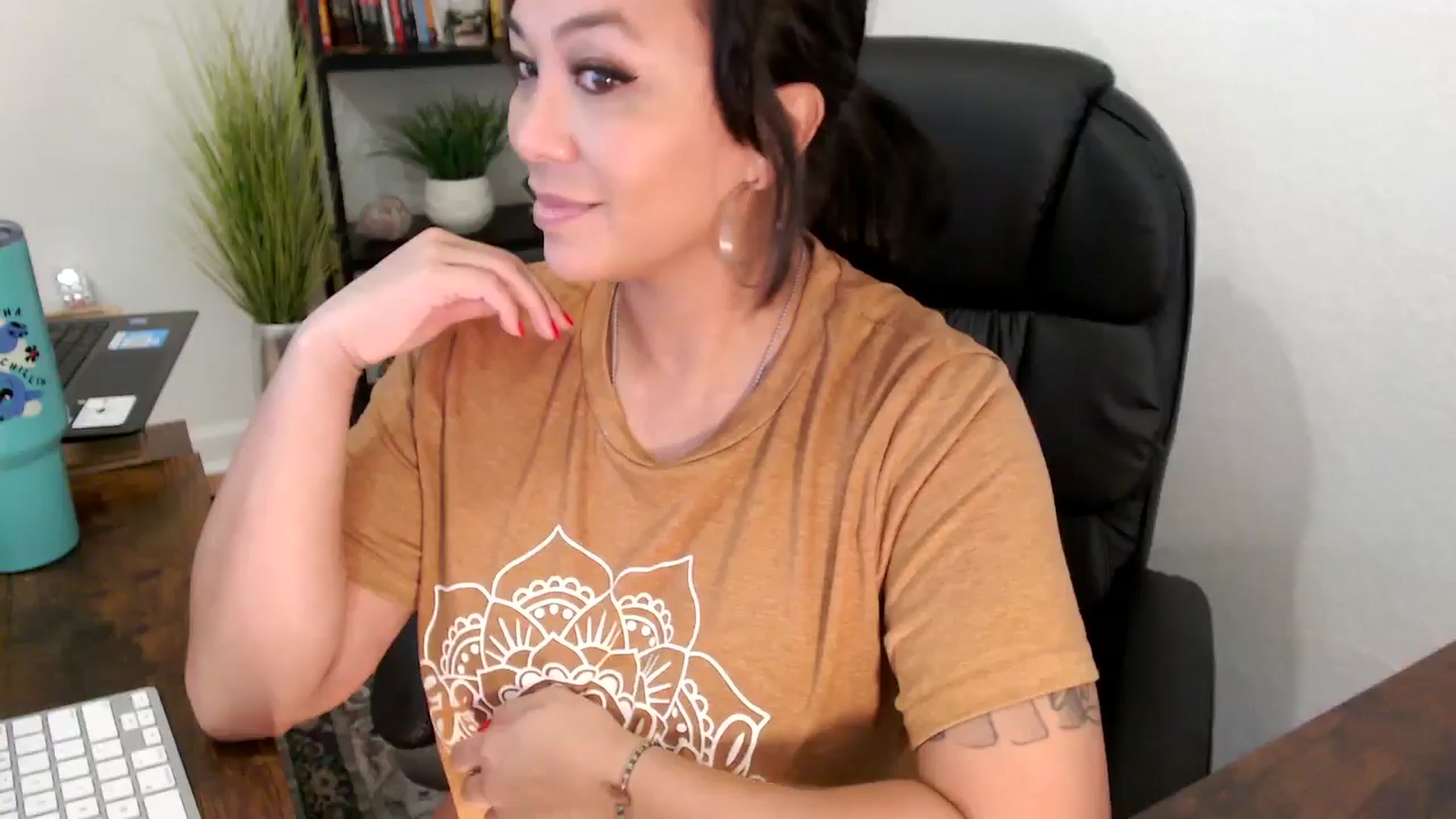 Gallery image thumbnail from MickaylaMinx's myfreecams stream on, 11/26/2024, 21:53 image 1 of 20