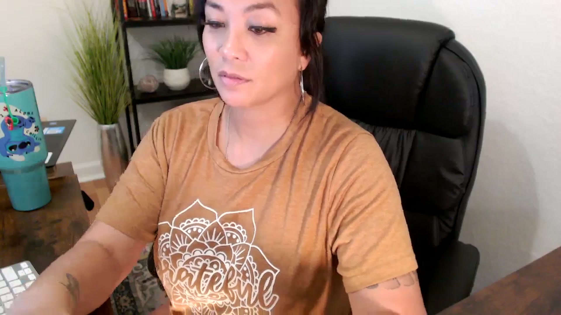 Gallery image thumbnail from MickaylaMinx's myfreecams stream on, 11/26/2024, 21:53 image 19 of 20