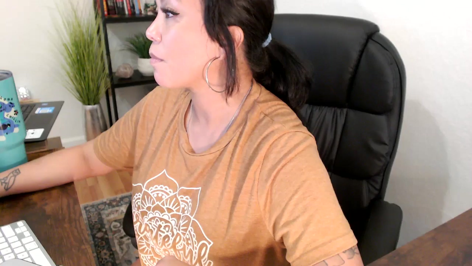 Gallery image thumbnail from MickaylaMinx's myfreecams stream on, 11/26/2024, 21:53 image 12 of 20