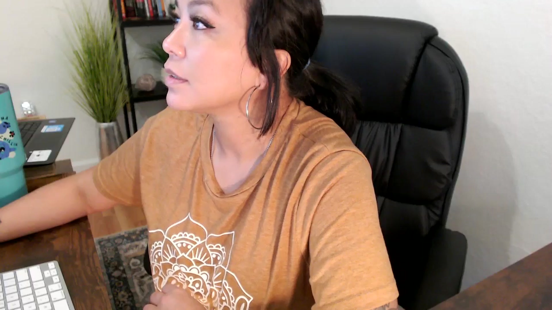 Gallery image thumbnail from MickaylaMinx's myfreecams stream on, 11/26/2024, 21:53 image 3 of 20