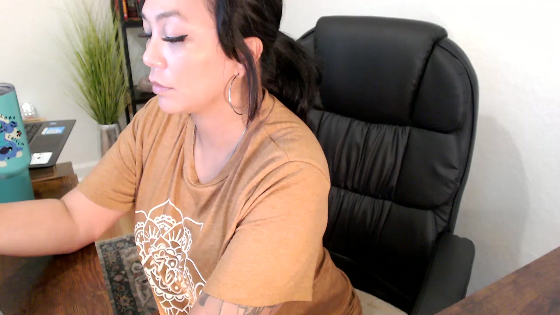 Gallery image thumbnail from MickaylaMinx's myfreecams stream on, 11/26/2024, 21:53 image 8 of 20