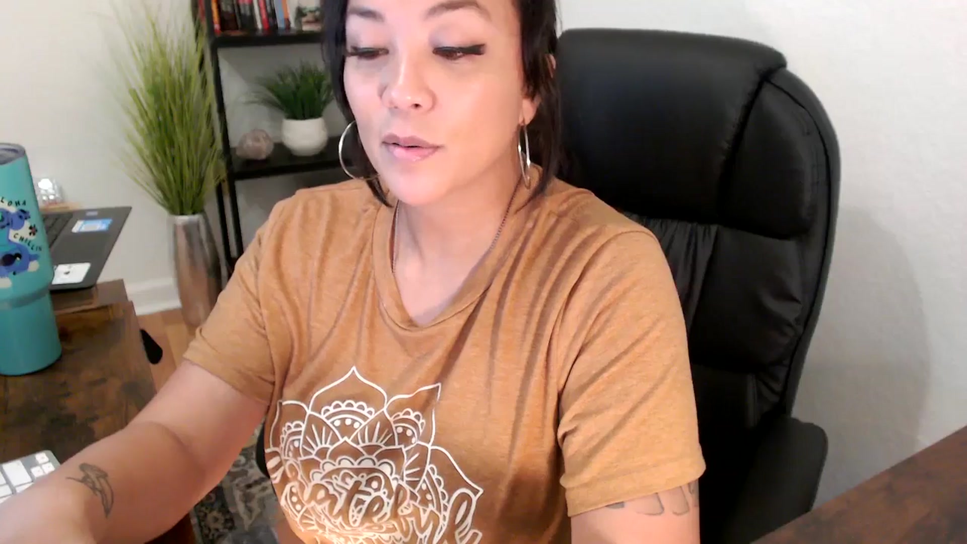 Gallery image thumbnail from MickaylaMinx's myfreecams stream on, 11/26/2024, 21:53 image 14 of 20