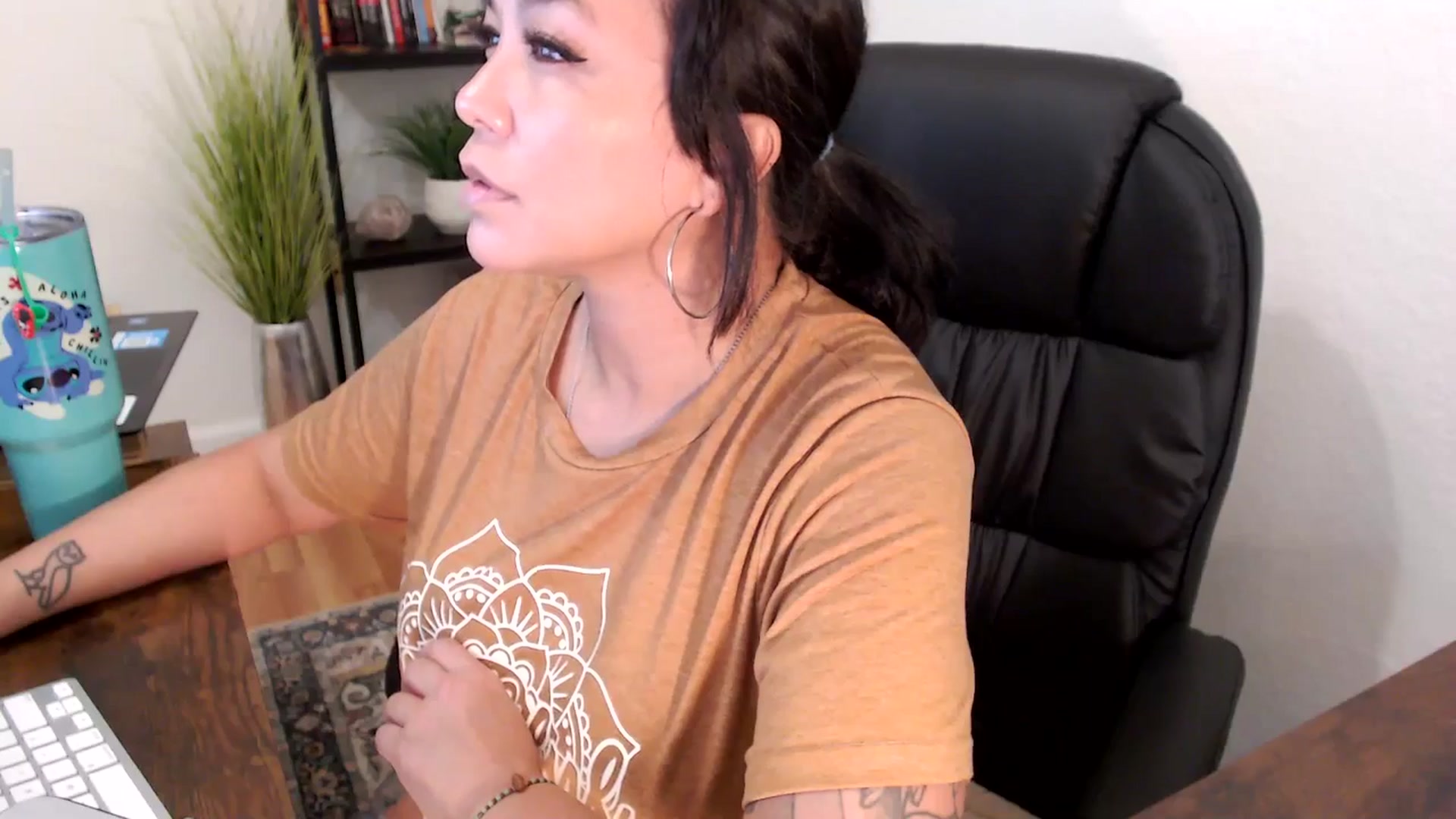 Gallery image thumbnail from MickaylaMinx's myfreecams stream on, 11/26/2024, 21:53 image 20 of 20