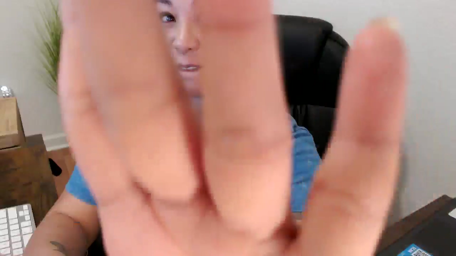 Gallery image thumbnail from MickaylaMinx's myfreecams stream on, 11/27/2024, 16:22 image 7 of 20