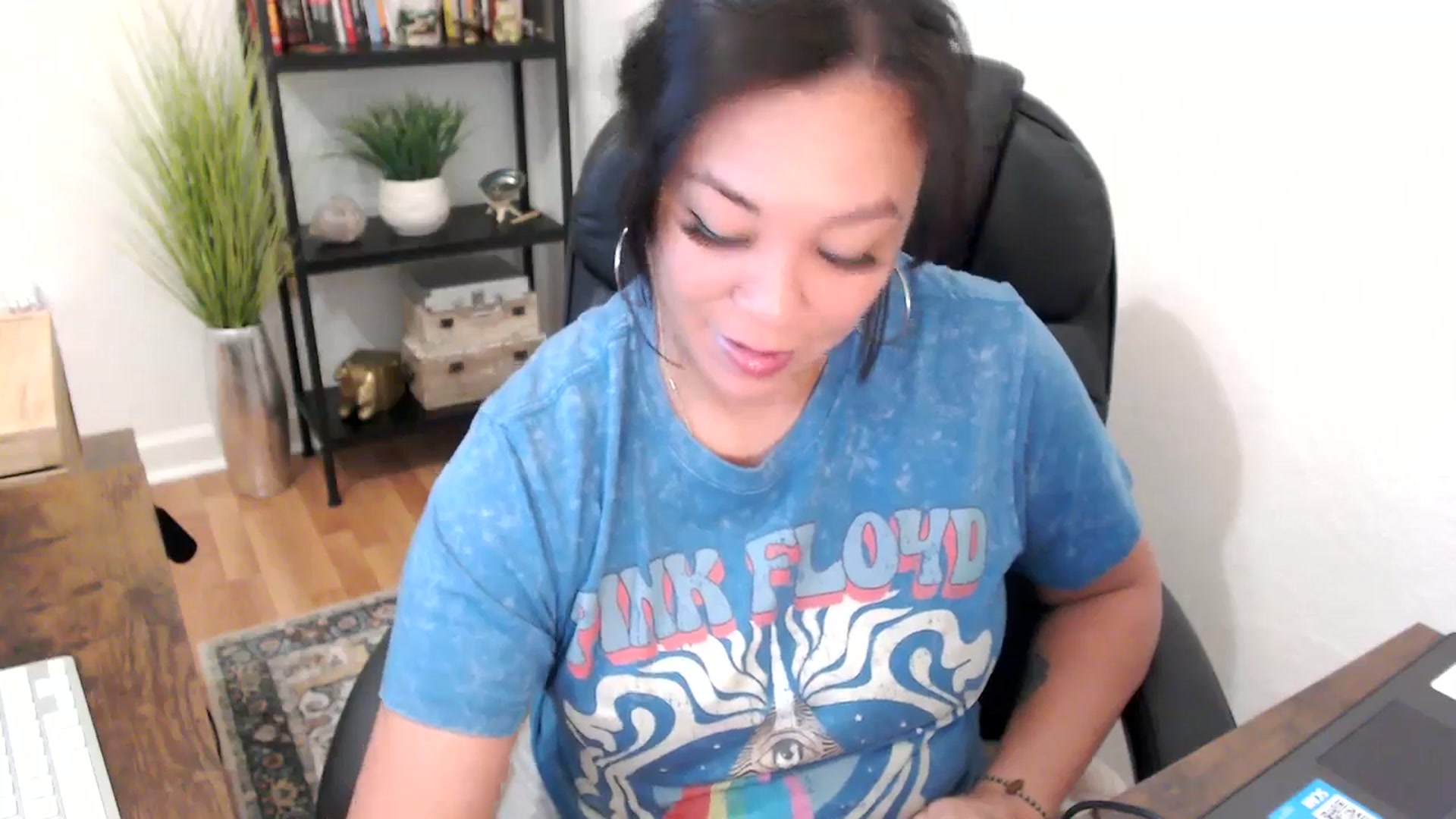 Gallery image thumbnail from MickaylaMinx's myfreecams stream on, 11/27/2024, 16:42 image 4 of 20