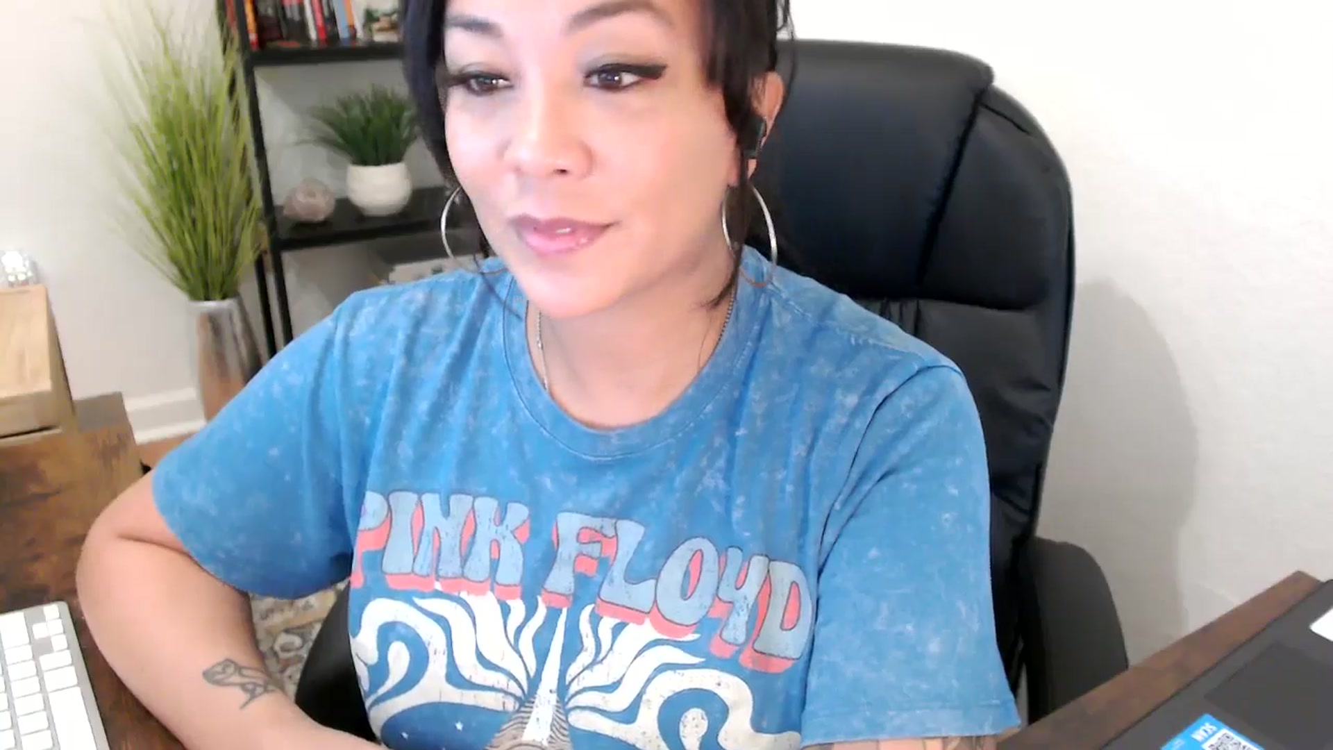 Gallery image thumbnail from MickaylaMinx's myfreecams stream on, 11/27/2024, 16:42 image 15 of 20