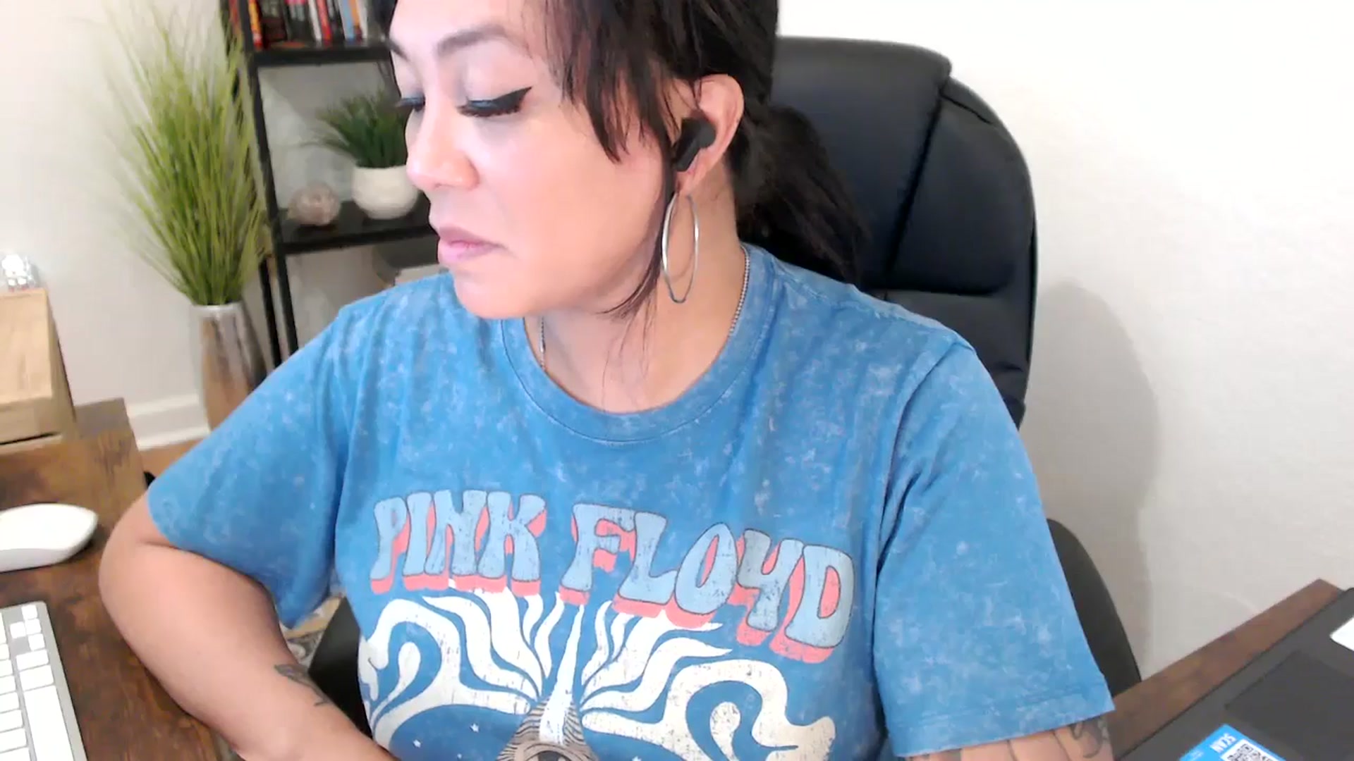 Gallery image thumbnail from MickaylaMinx's myfreecams stream on, 11/27/2024, 16:57 image 5 of 20