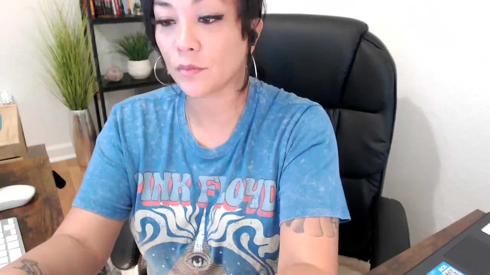 Gallery image thumbnail from MickaylaMinx's myfreecams stream on, 11/27/2024, 16:57 image 18 of 20