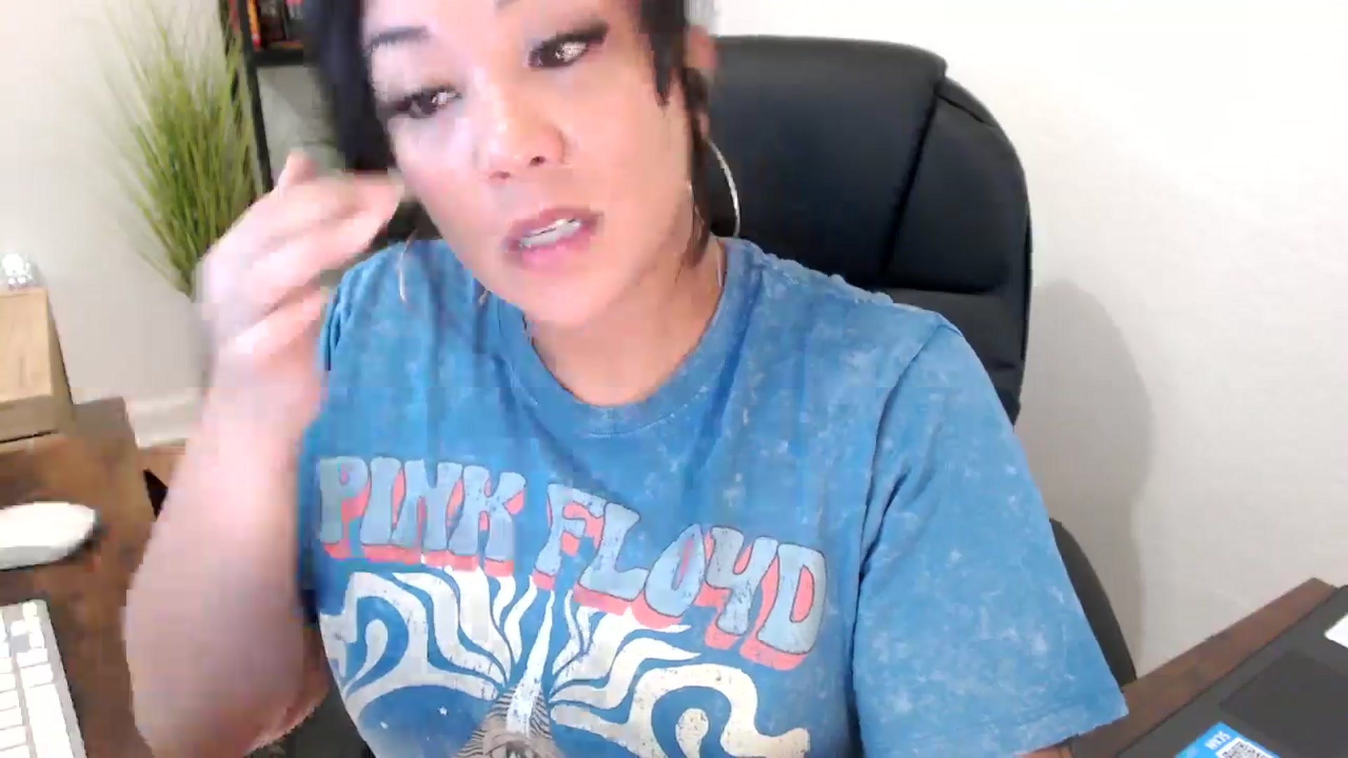 Gallery image thumbnail from MickaylaMinx's myfreecams stream on, 11/27/2024, 16:57 image 4 of 20