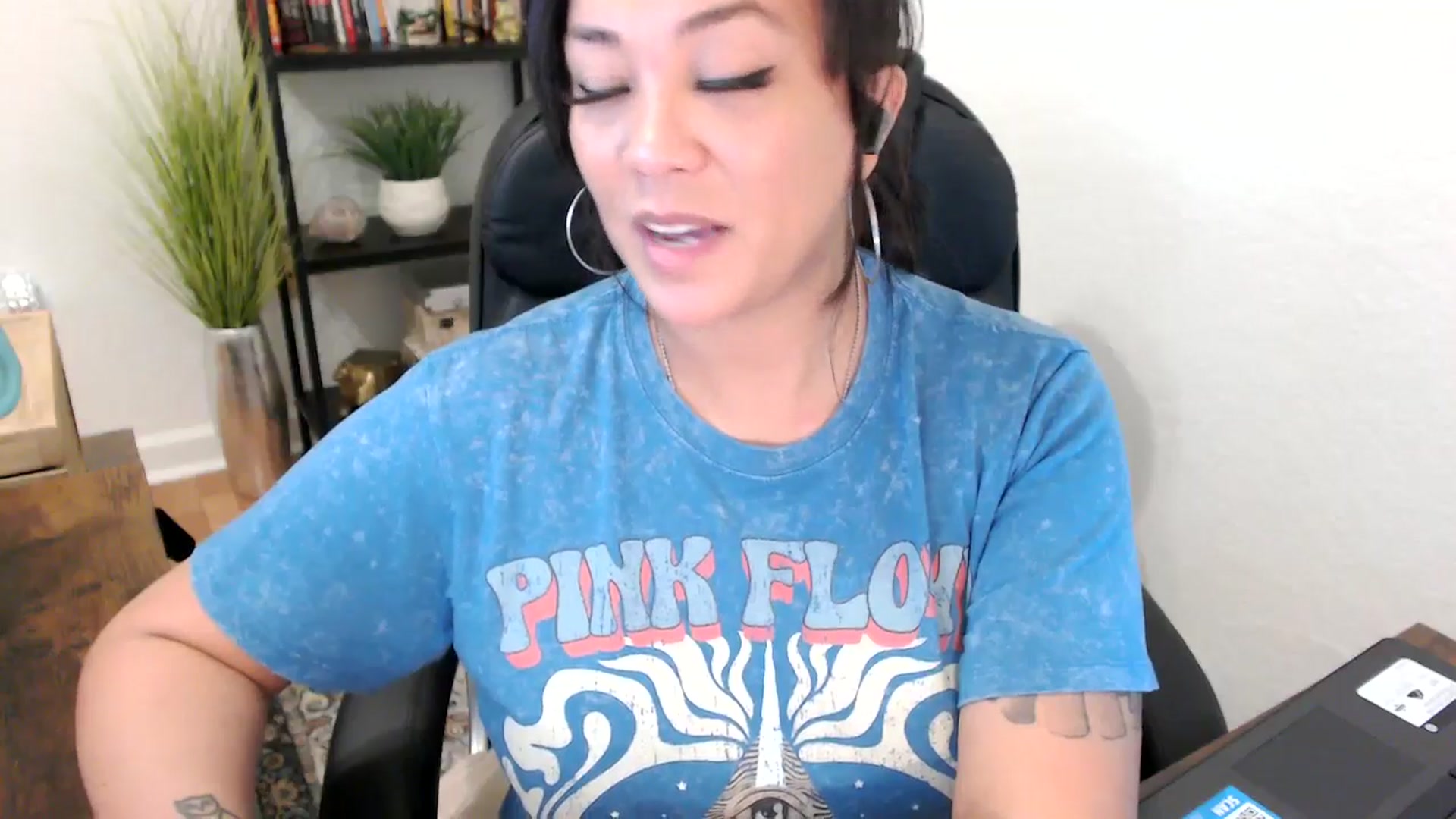 Gallery image thumbnail from MickaylaMinx's myfreecams stream on, 11/27/2024, 17:28 image 13 of 20