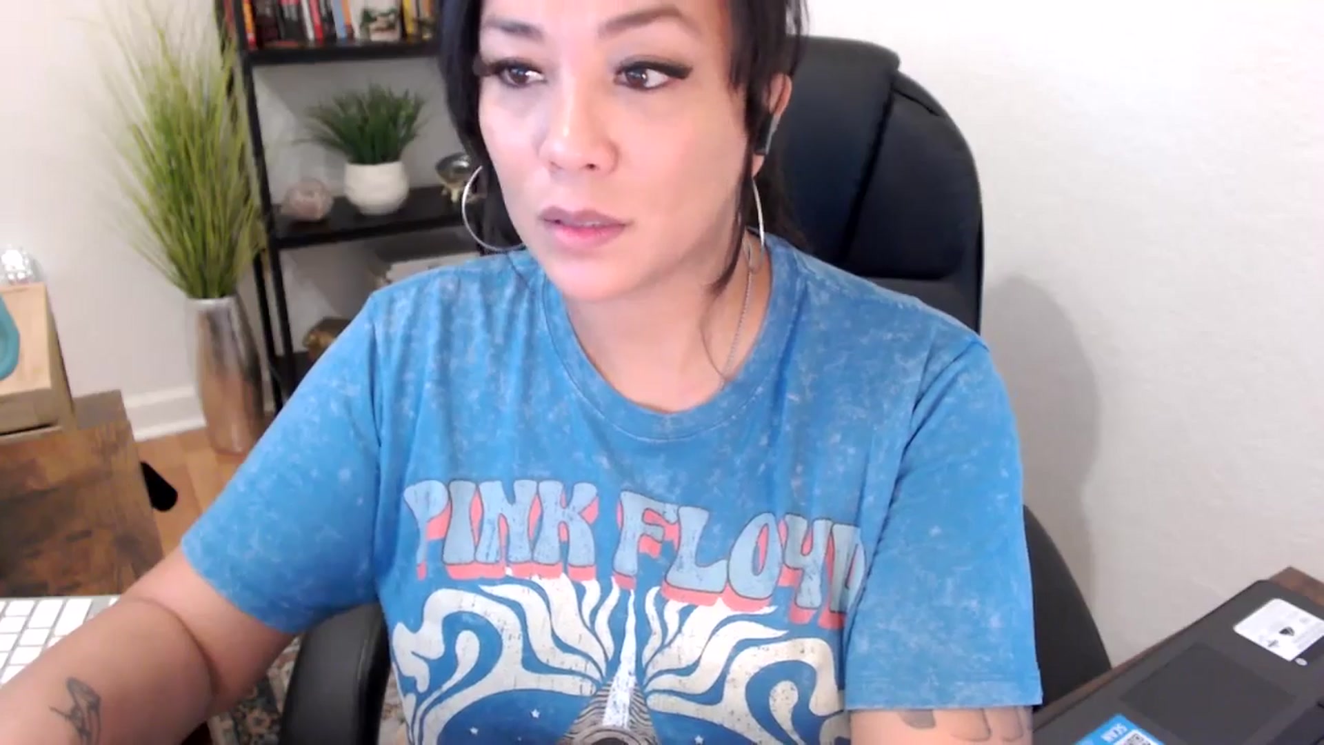 Gallery image thumbnail from MickaylaMinx's myfreecams stream on, 11/27/2024, 17:28 image 8 of 20