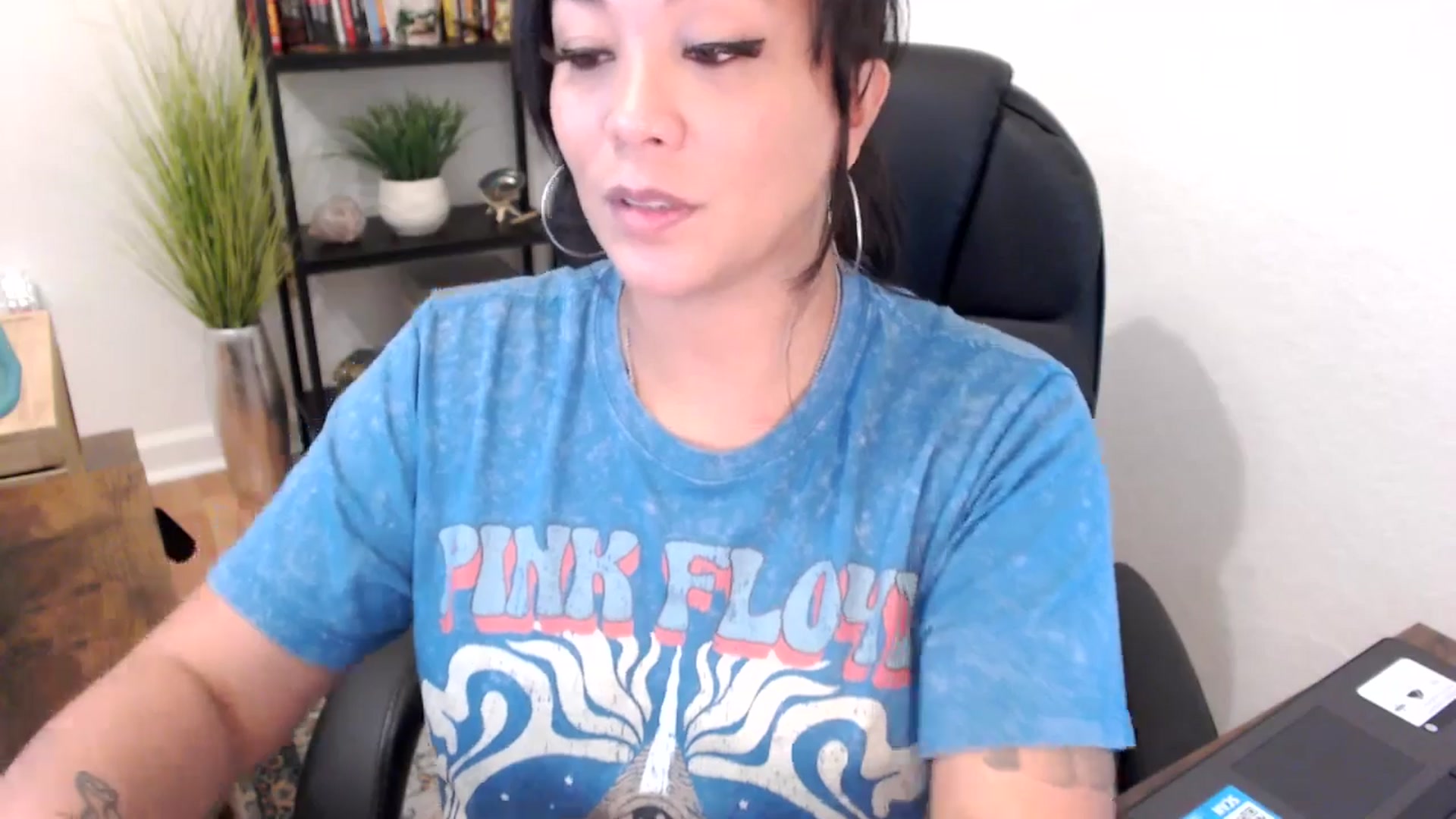 Gallery image thumbnail from MickaylaMinx's myfreecams stream on, 11/27/2024, 17:28 image 20 of 20