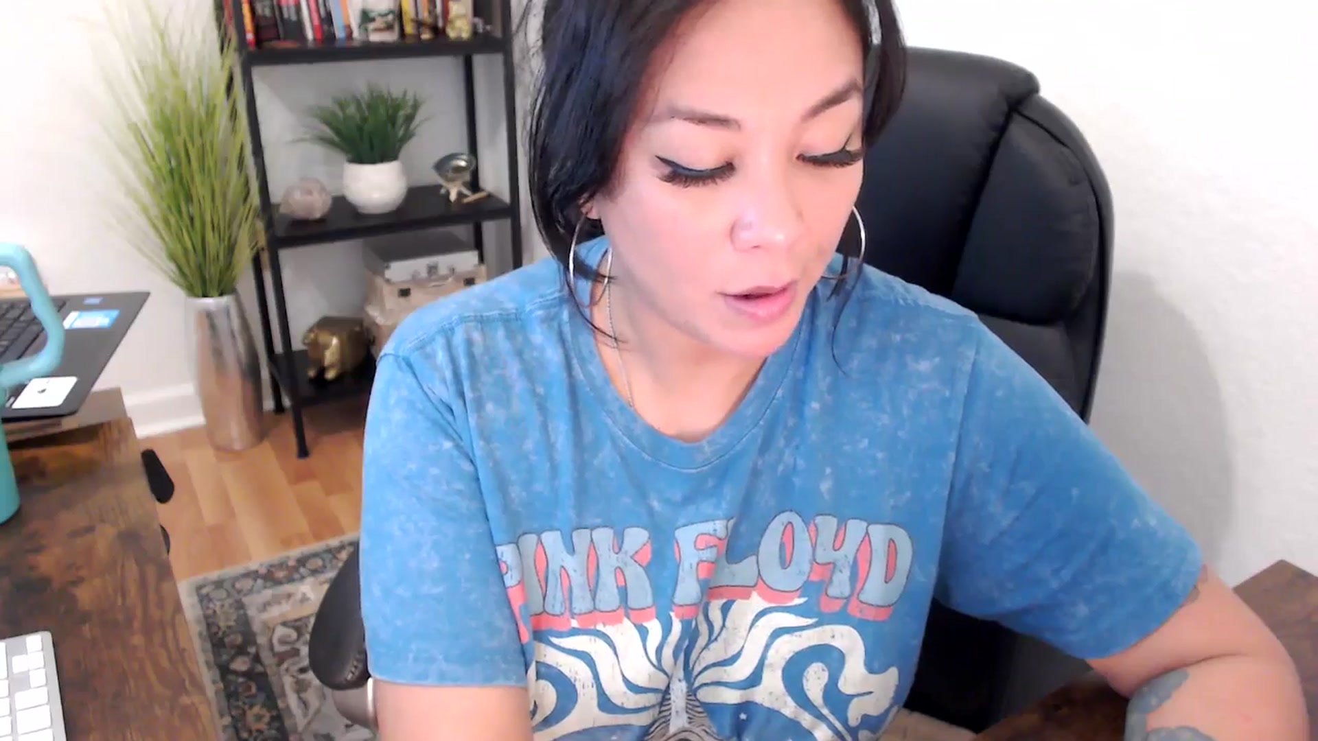 Gallery image thumbnail from MickaylaMinx's myfreecams stream on, 11/27/2024, 19:21 image 11 of 20