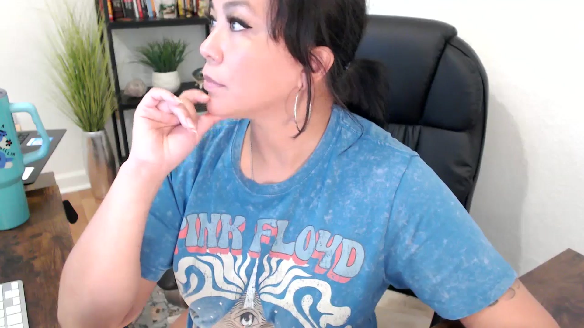 Gallery image thumbnail from MickaylaMinx's myfreecams stream on, 11/27/2024, 19:43 image 7 of 20