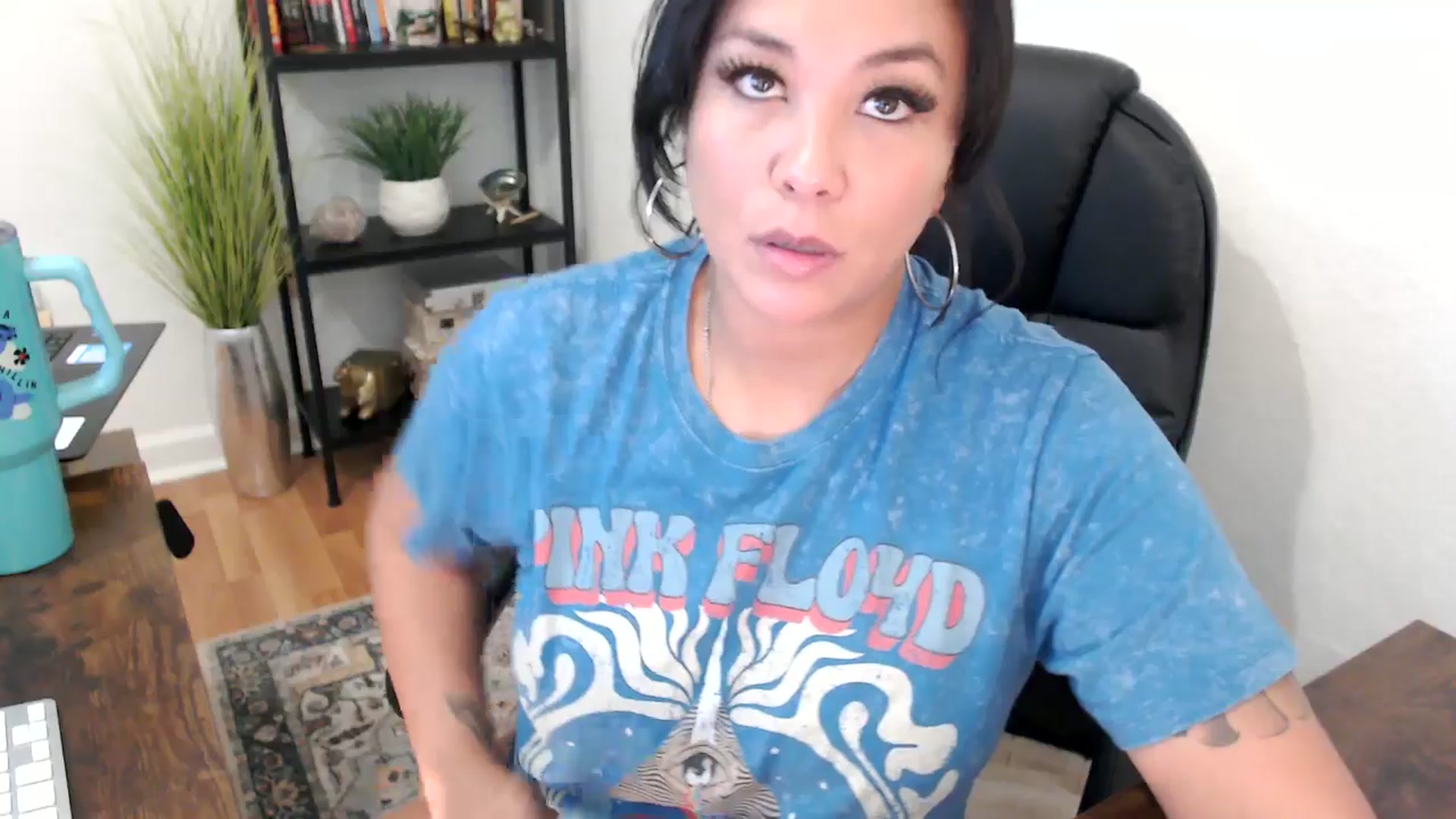 Gallery image thumbnail from MickaylaMinx's myfreecams stream on, 11/27/2024, 19:43 image 3 of 20