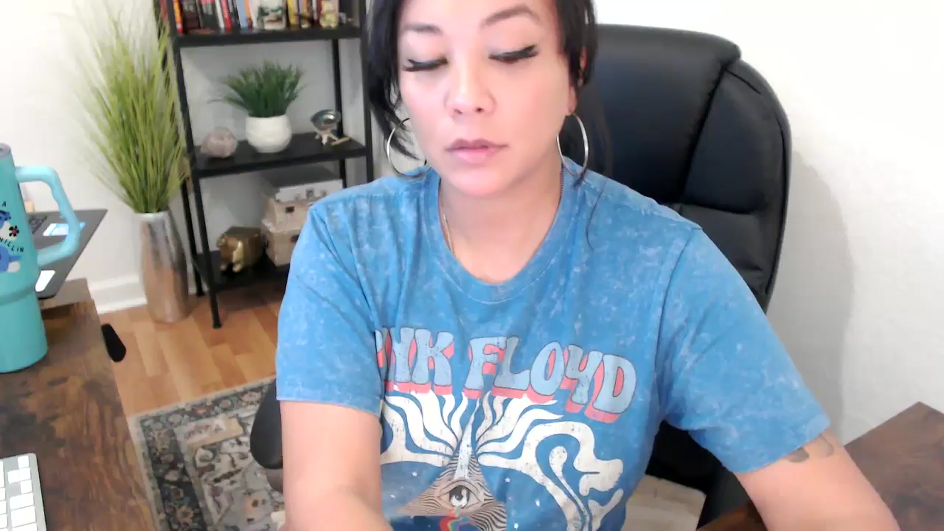 Gallery image thumbnail from MickaylaMinx's myfreecams stream on, 11/27/2024, 19:43 image 5 of 20
