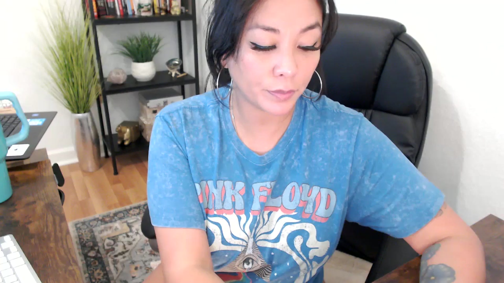 Gallery image thumbnail from MickaylaMinx's myfreecams stream on, 11/27/2024, 19:57 image 3 of 20