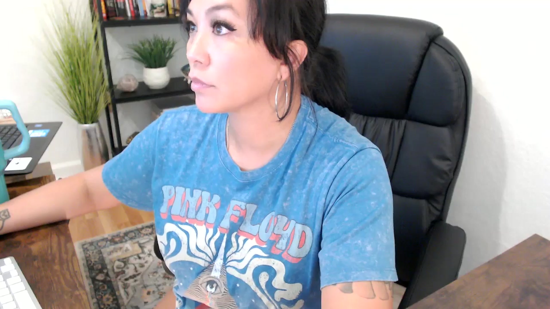 Gallery image thumbnail from MickaylaMinx's myfreecams stream on, 11/27/2024, 19:57 image 12 of 20