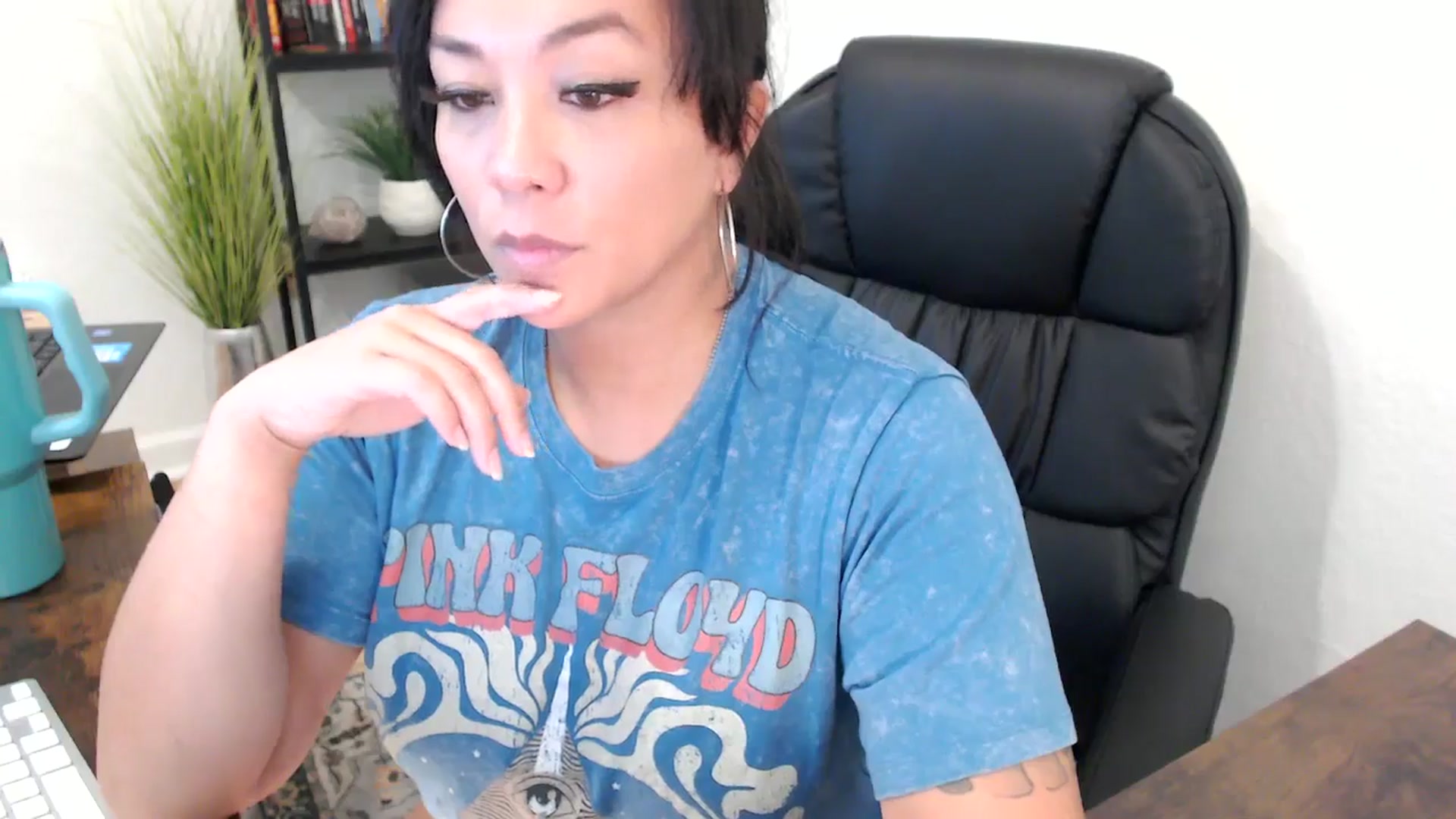 Gallery image thumbnail from MickaylaMinx's myfreecams stream on, 11/27/2024, 19:57 image 2 of 20
