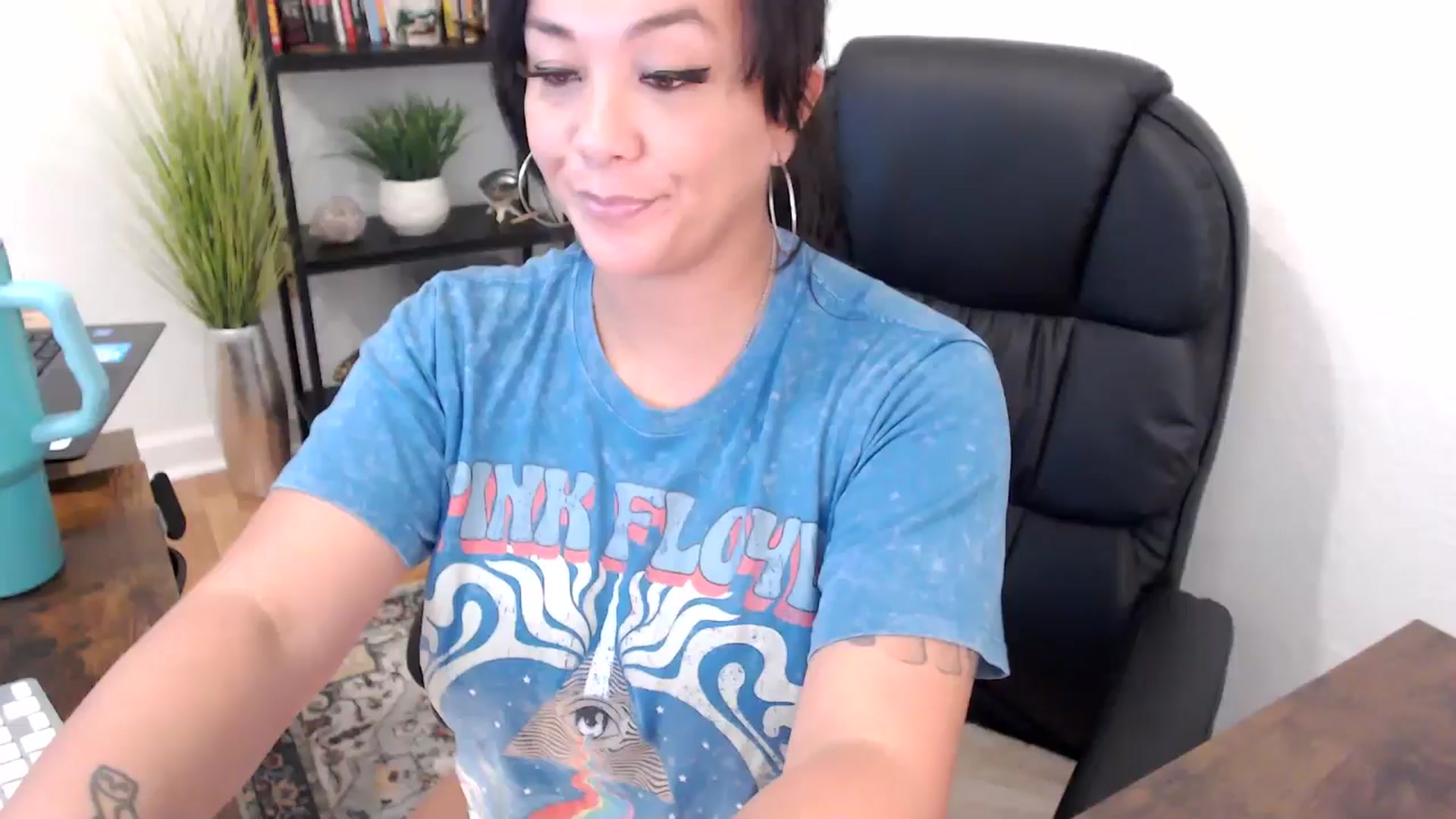 Gallery image thumbnail from MickaylaMinx's myfreecams stream on, 11/27/2024, 19:57 image 1 of 20