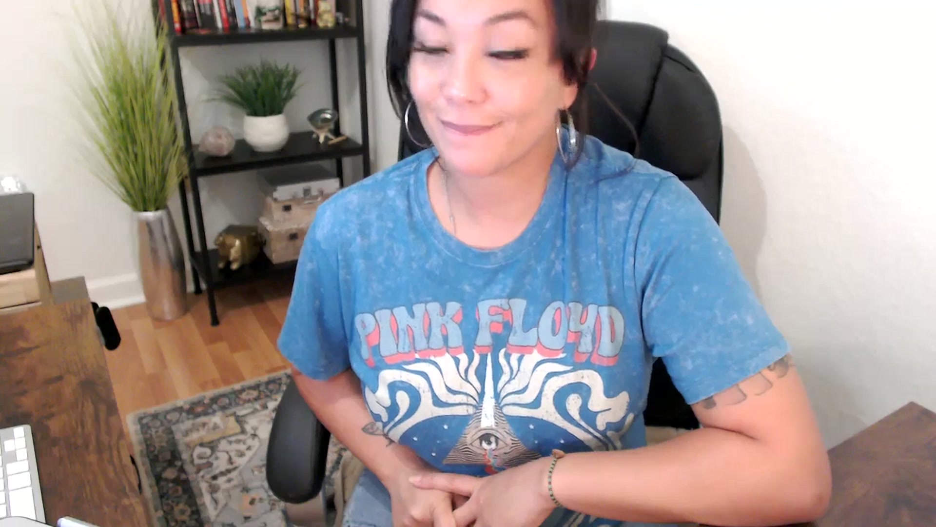 Gallery image thumbnail from MickaylaMinx's myfreecams stream on, 11/27/2024, 22:11 image 4 of 20