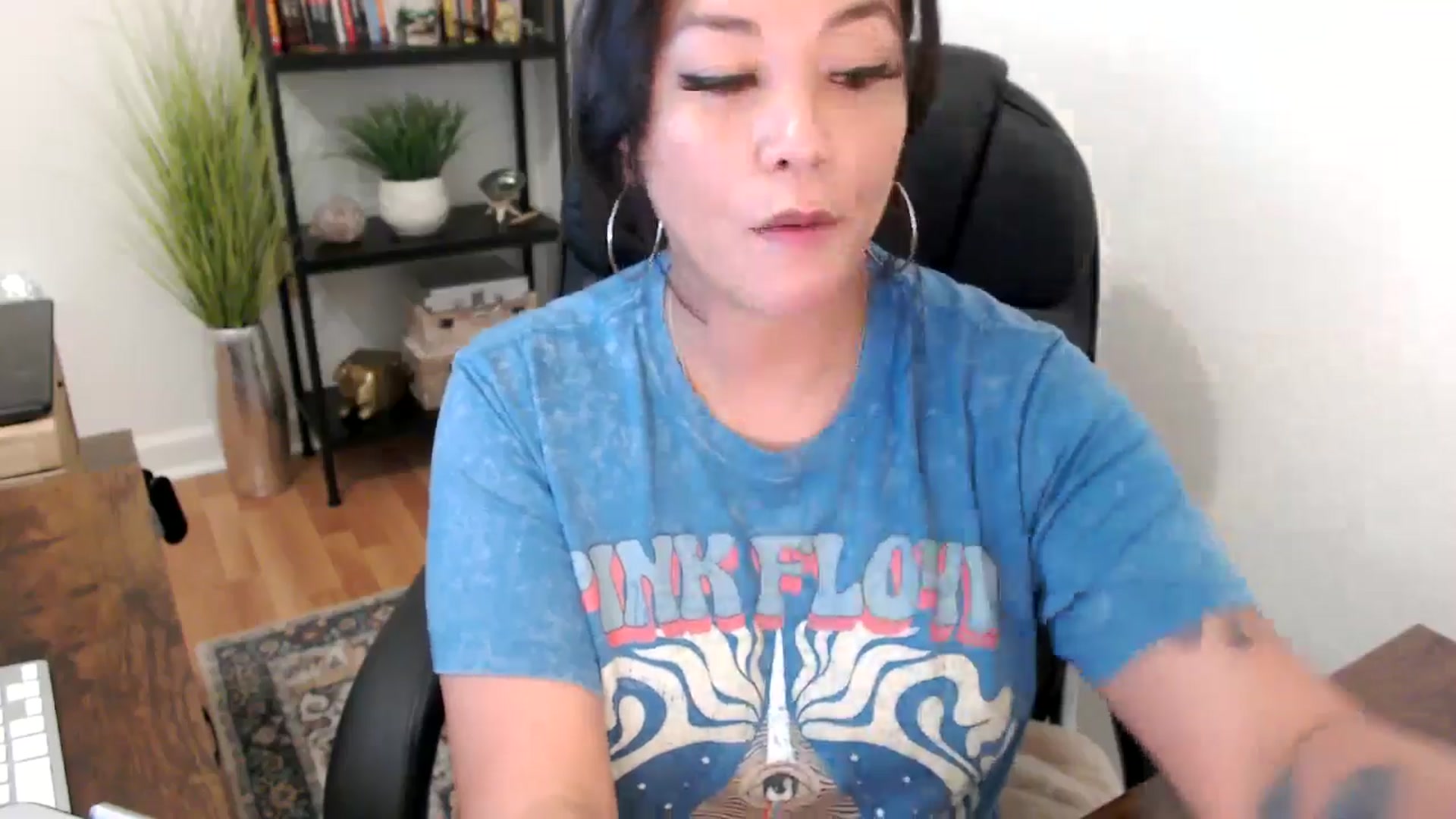 Gallery image thumbnail from MickaylaMinx's myfreecams stream on, 11/27/2024, 22:11 image 5 of 20