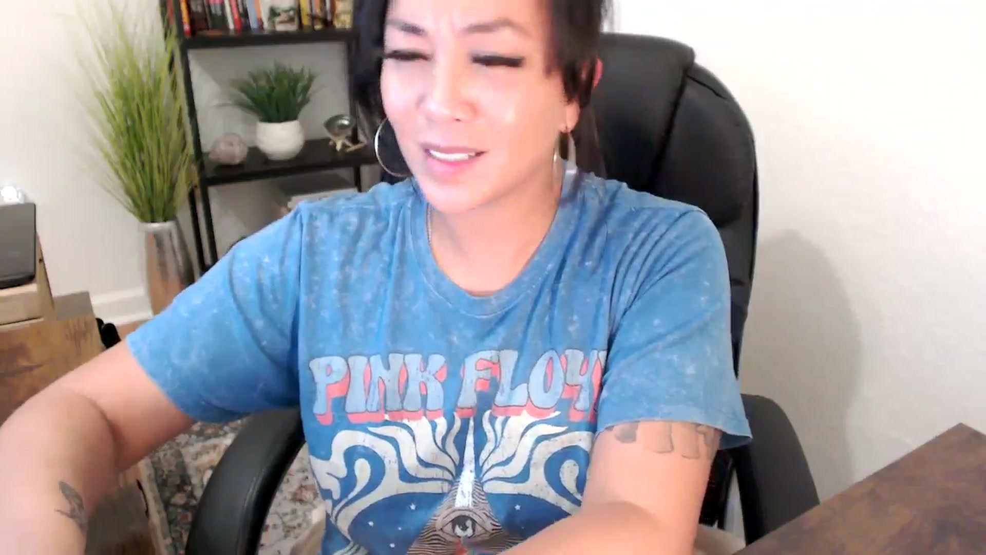 Gallery image thumbnail from MickaylaMinx's myfreecams stream on, 11/27/2024, 22:11 image 20 of 20