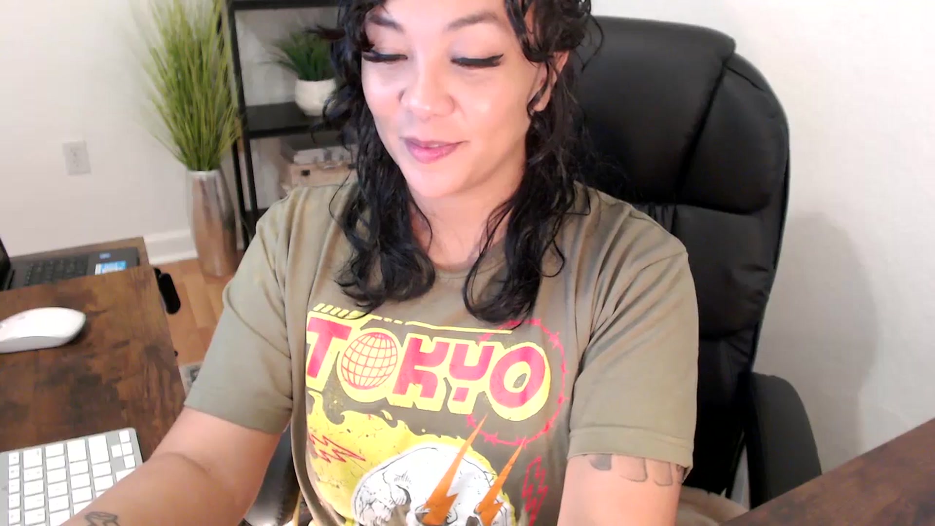 Gallery image thumbnail from MickaylaMinx's myfreecams stream on, 12/02/2024, 17:19 image 8 of 20