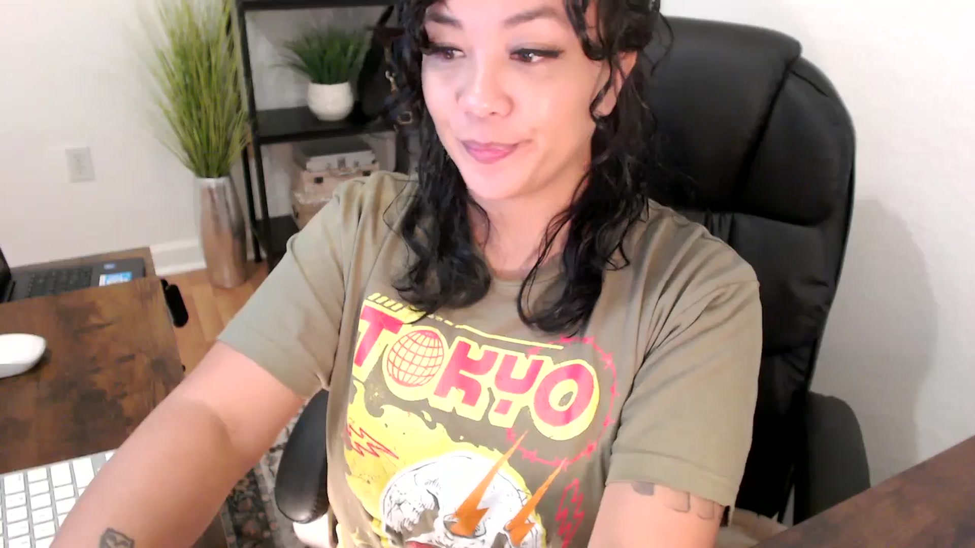 Gallery image thumbnail from MickaylaMinx's myfreecams stream on, 12/02/2024, 17:19 image 14 of 20