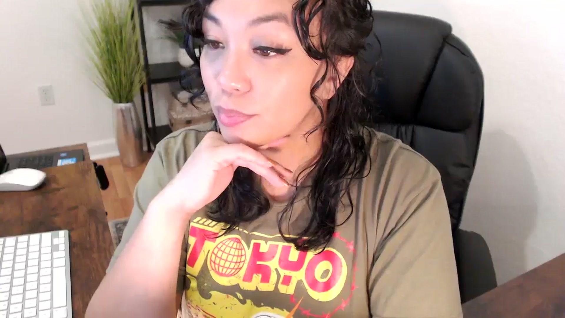 Gallery image thumbnail from MickaylaMinx's myfreecams stream on, 12/02/2024, 17:19 image 4 of 20