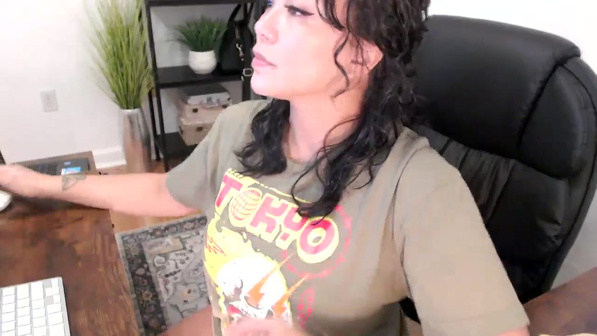 Gallery image thumbnail from MickaylaMinx's myfreecams stream on, 12/02/2024, 17:35 image 15 of 20